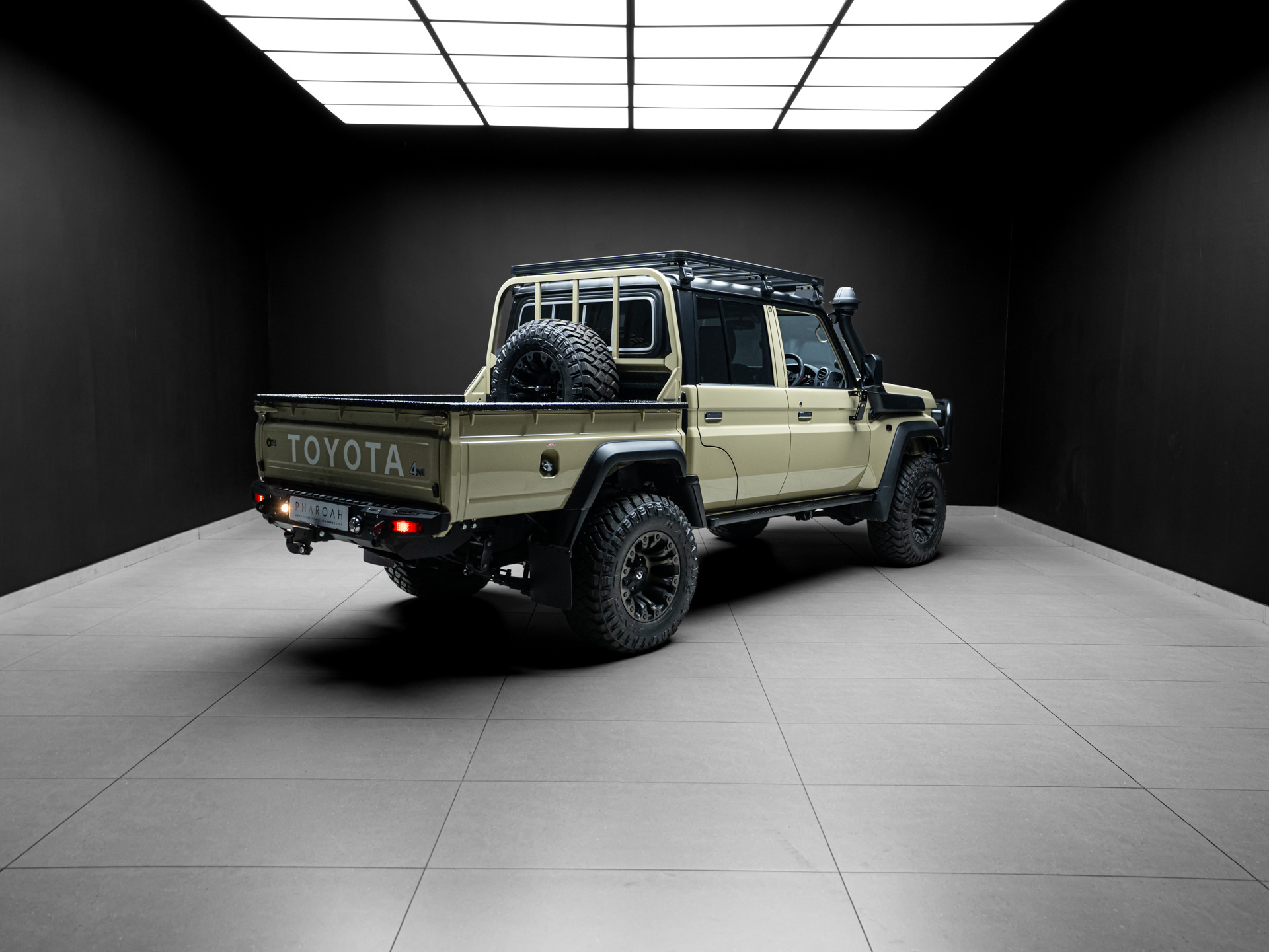 tan land cruiser 79 15