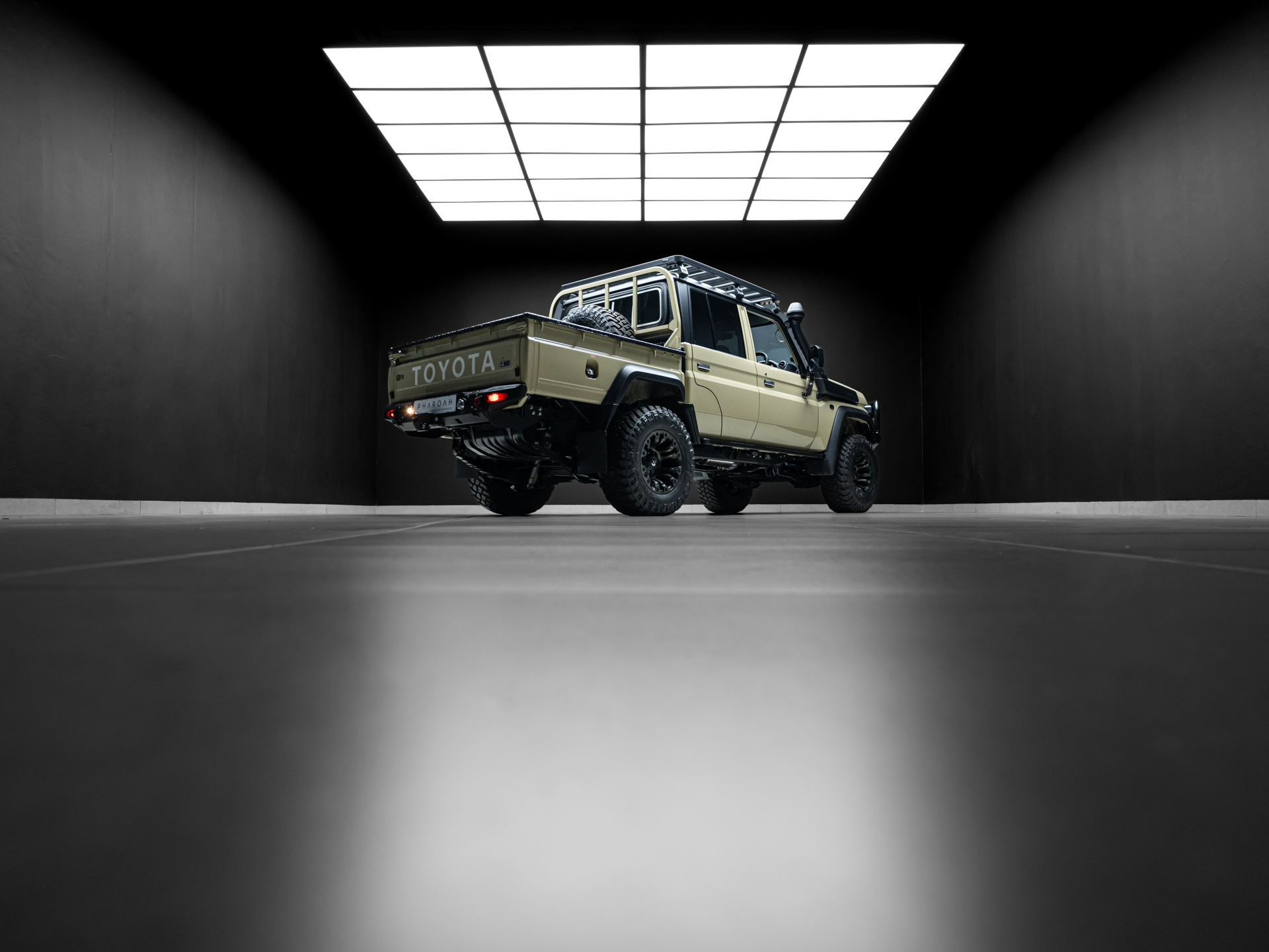 tan land cruiser 79 16