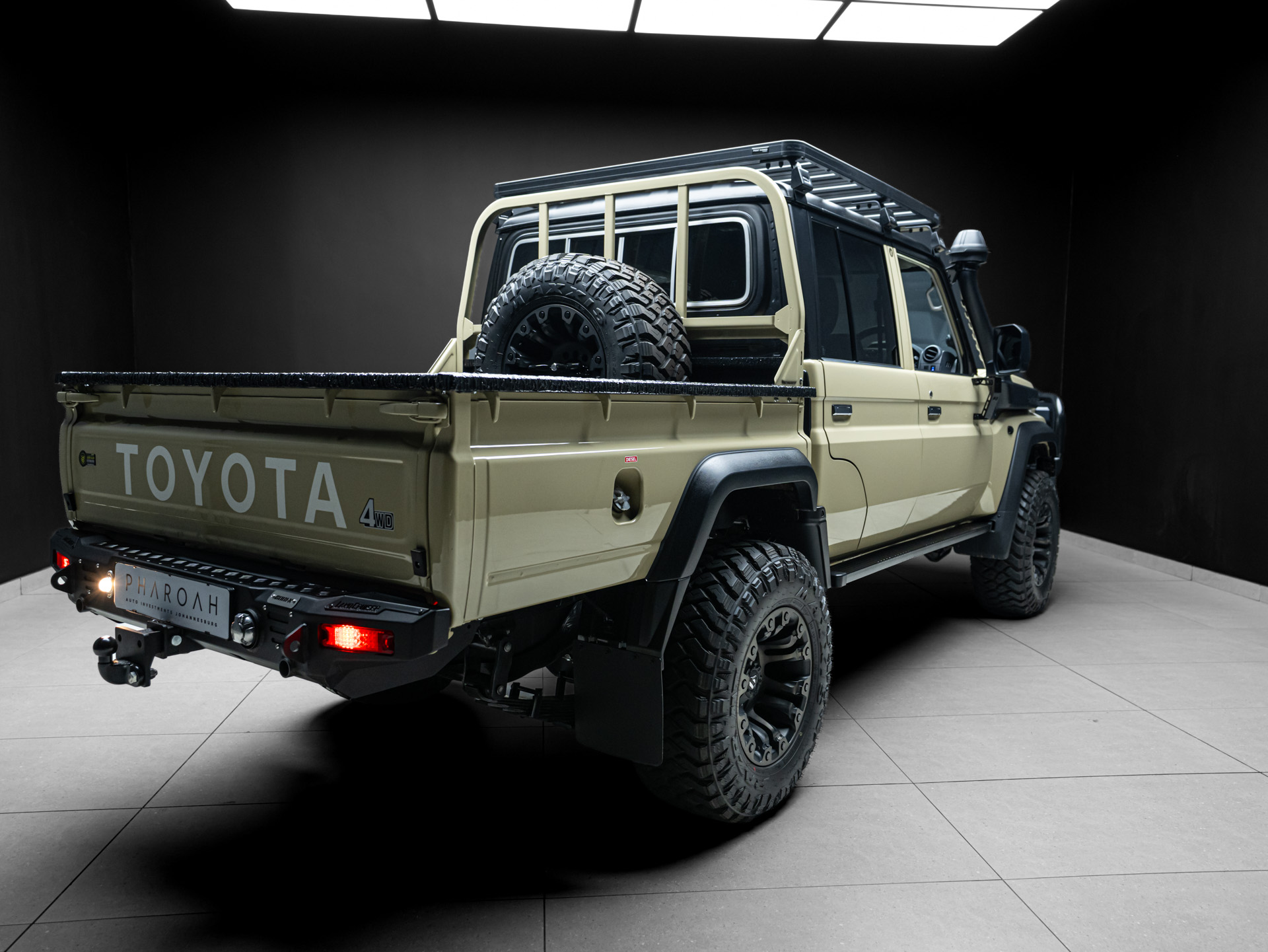 tan land cruiser 79 17