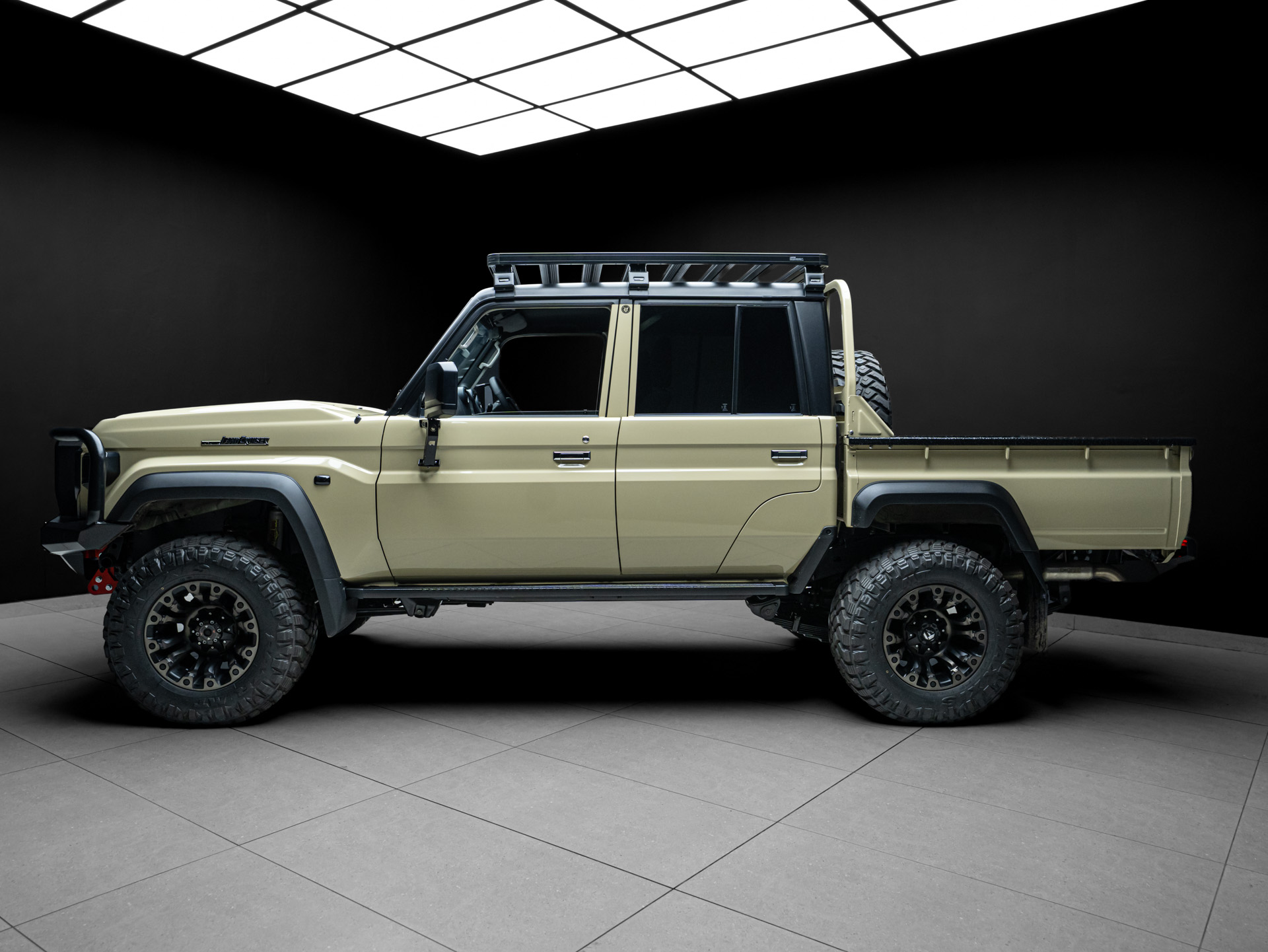 tan land cruiser 79 2