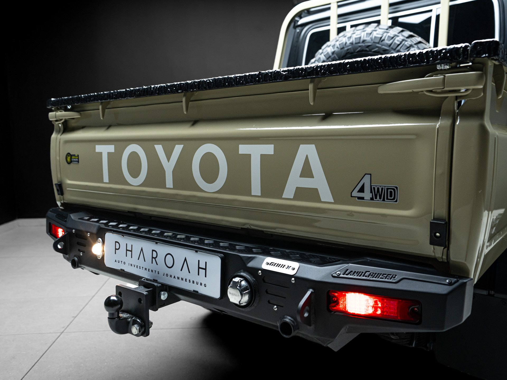 tan land cruiser 79 20