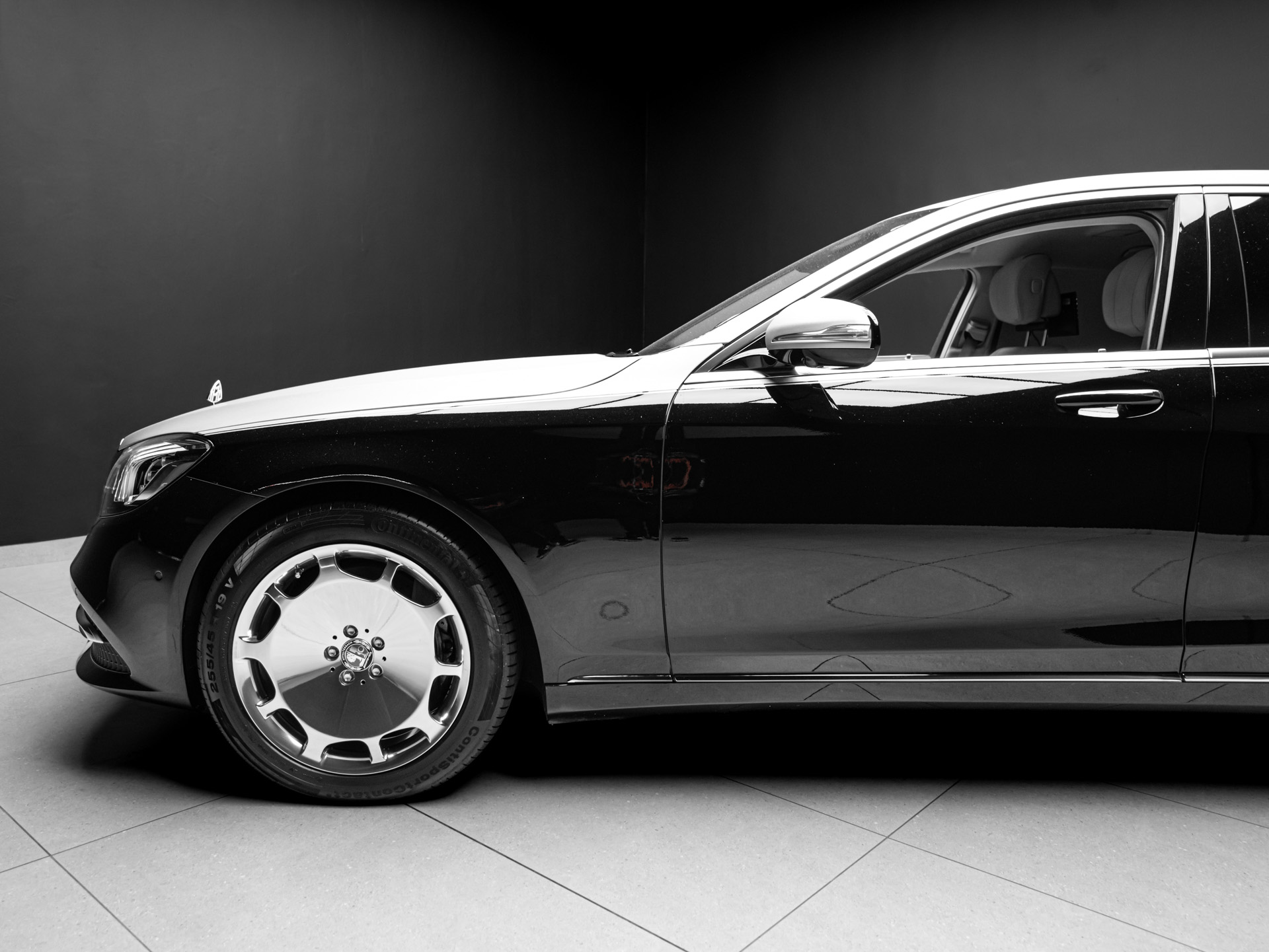 two tone mercedes maybach s560 3