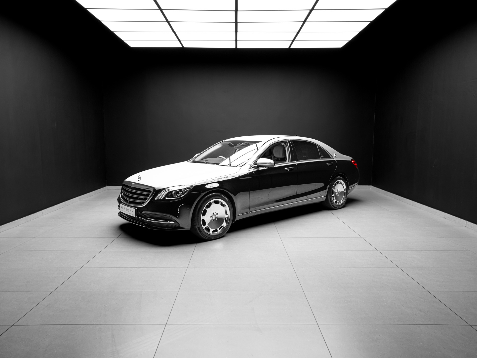 two tone mercedes maybach s560