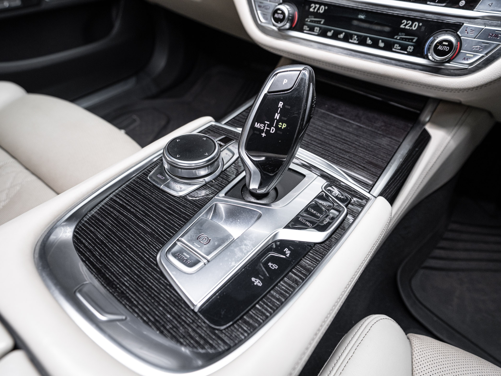 white bmw 750i 23