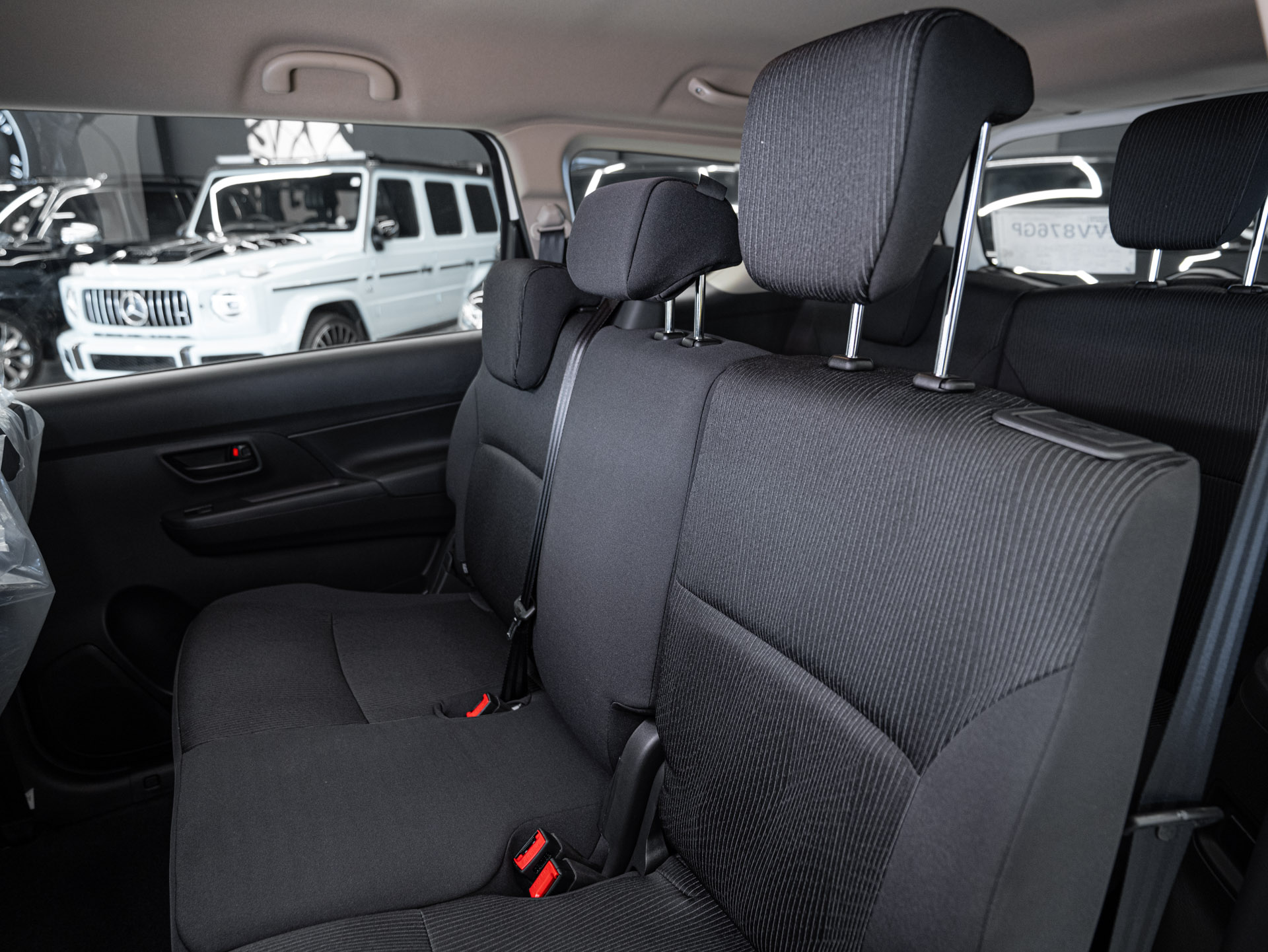 white suzuki ertiga 28