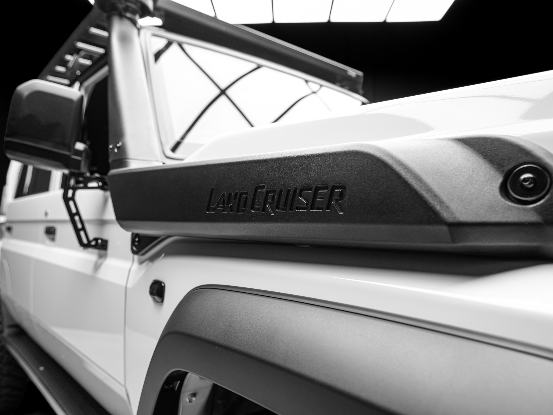 white toyota land cruiser lc79 11
