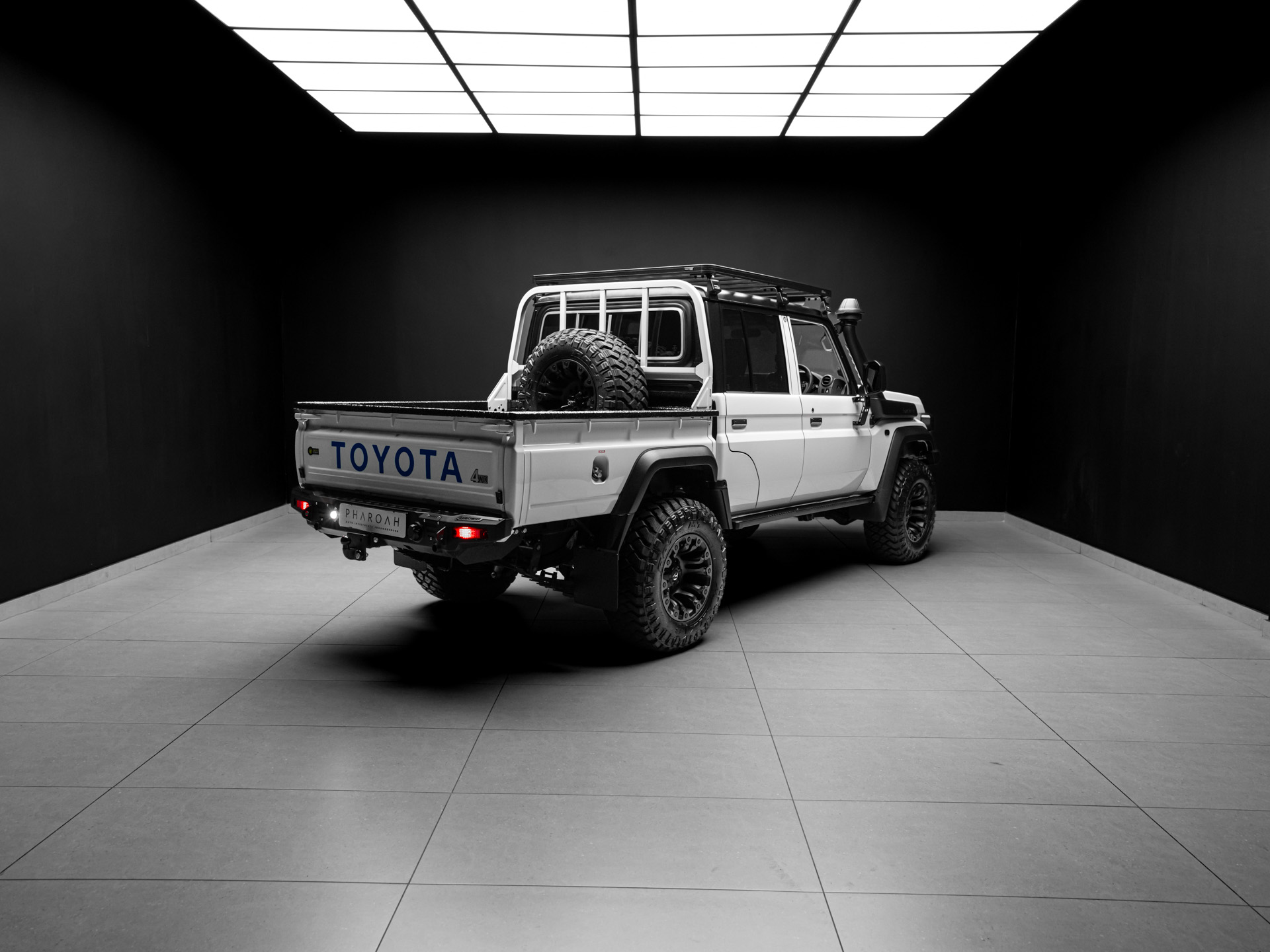 white toyota land cruiser lc79 13