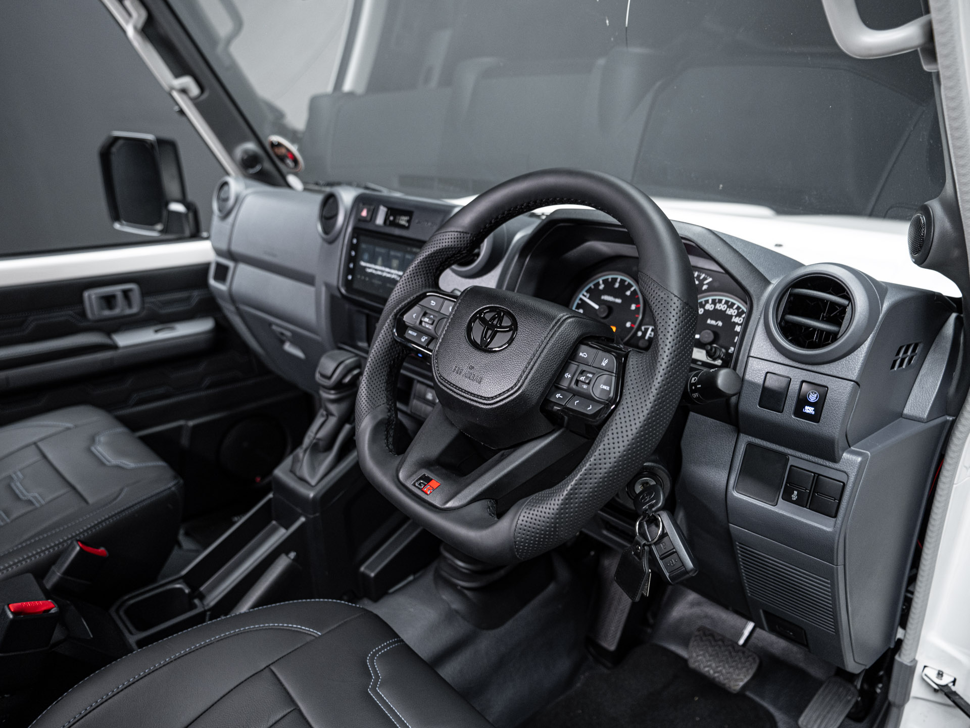 white toyota land cruiser lc79 19