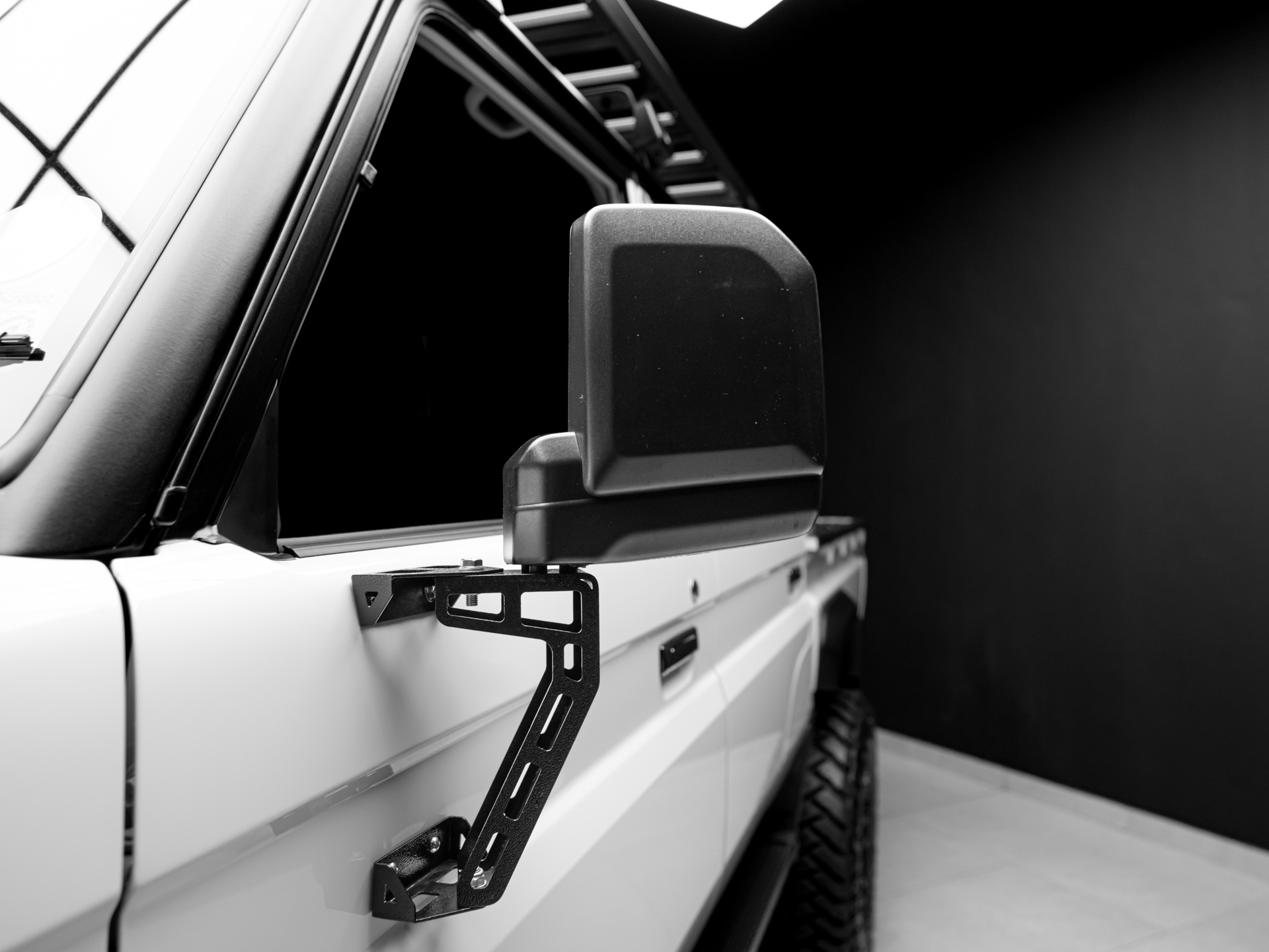white toyota land cruiser lc79 6