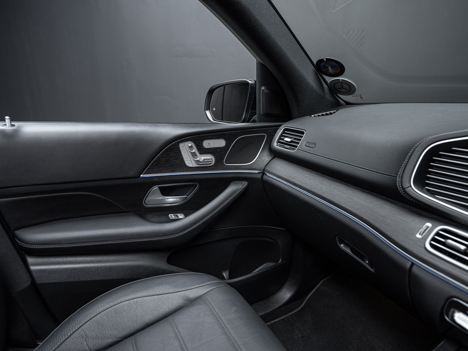 black mercedes gls450d 24