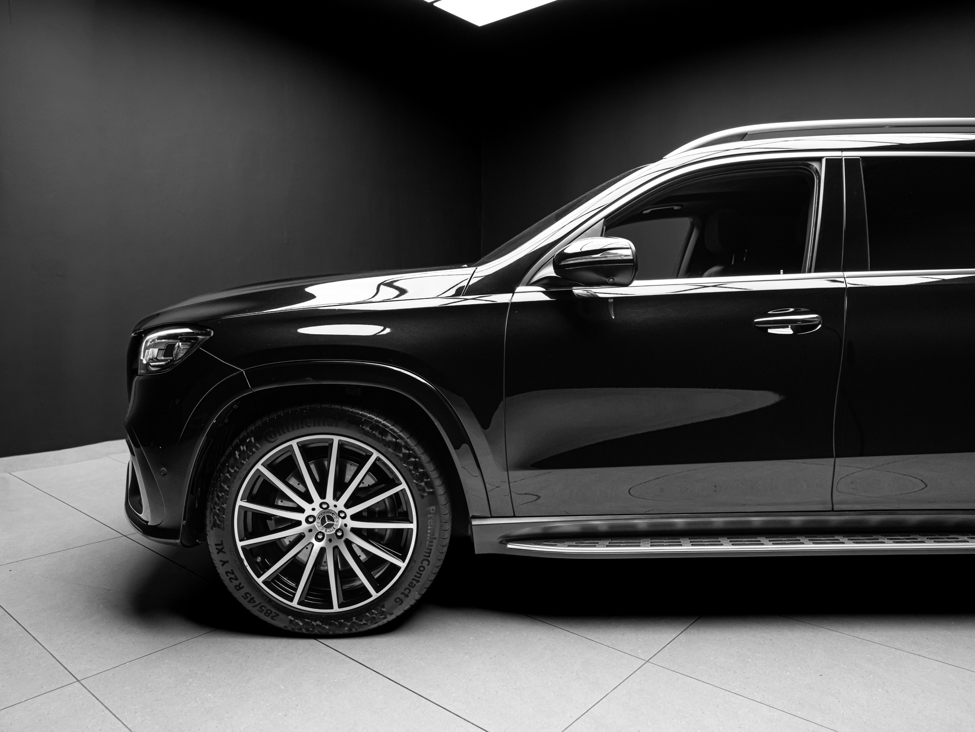 black mercedes gls450d 4