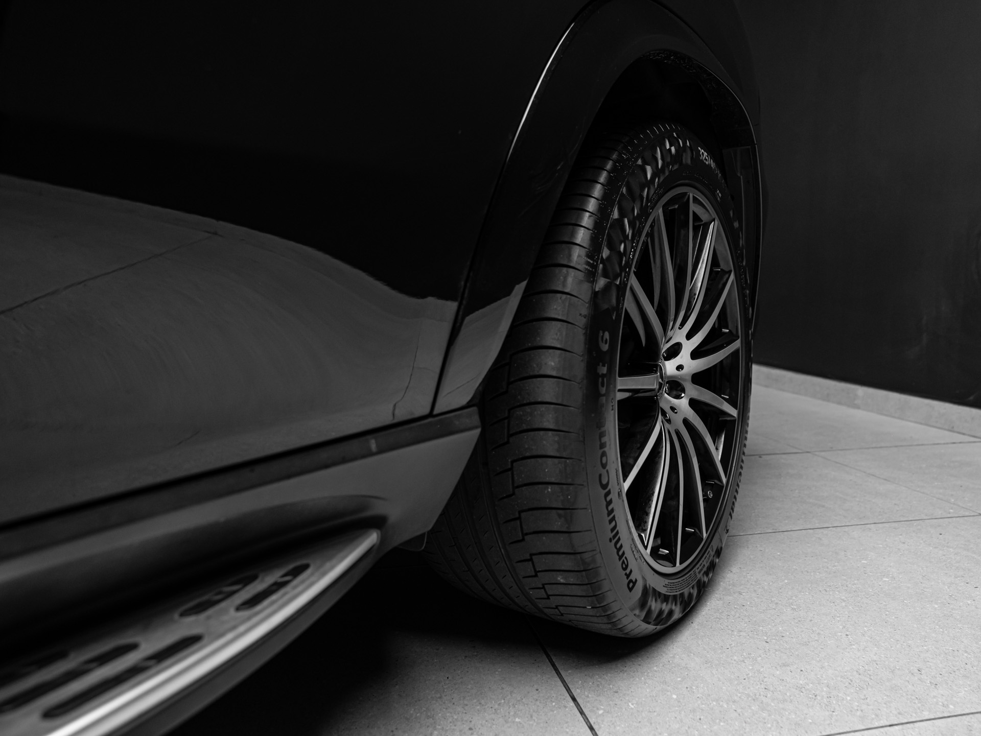 black mercedes gls450d 6