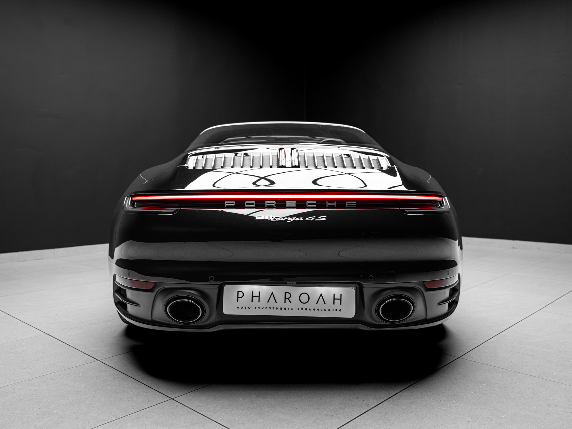 black porsche 911 targa 4 15