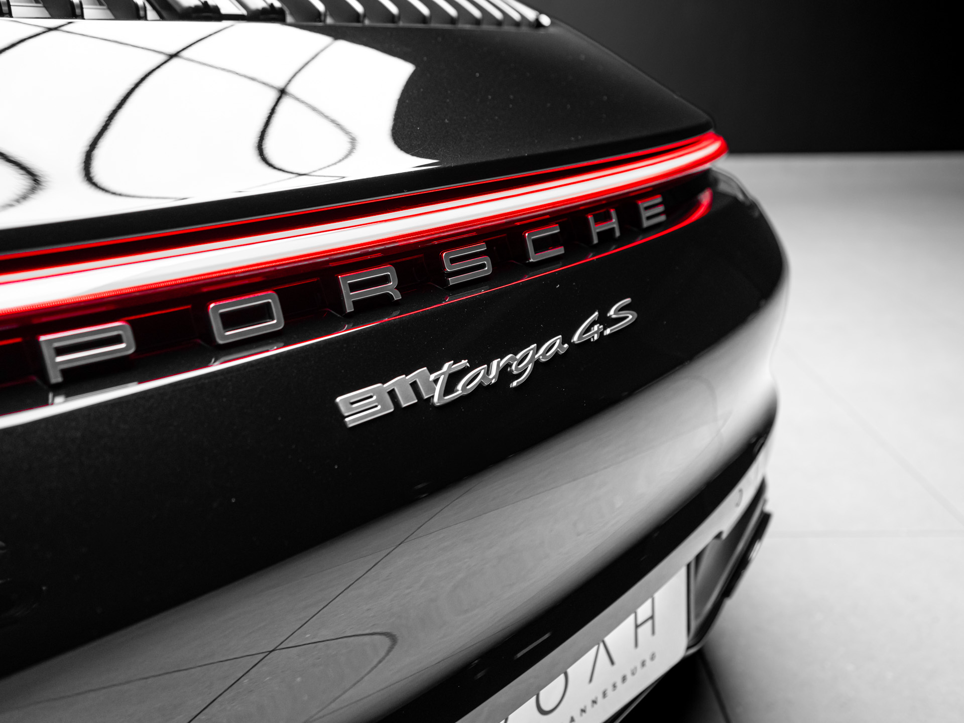 black porsche 911 targa 4 16