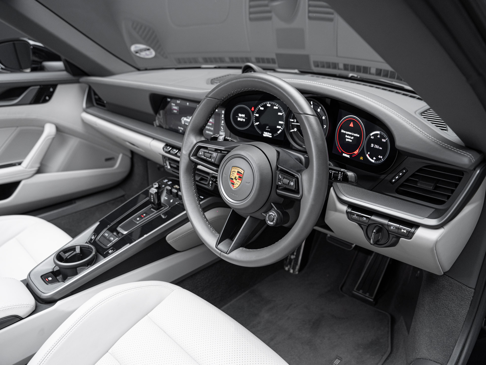 black porsche 911 targa 4 19