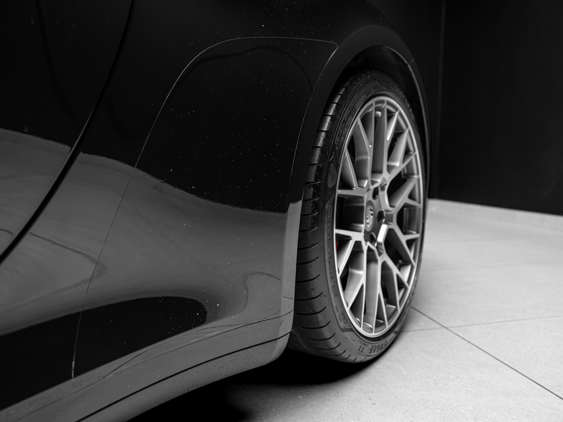 black porsche 911 targa 4 6