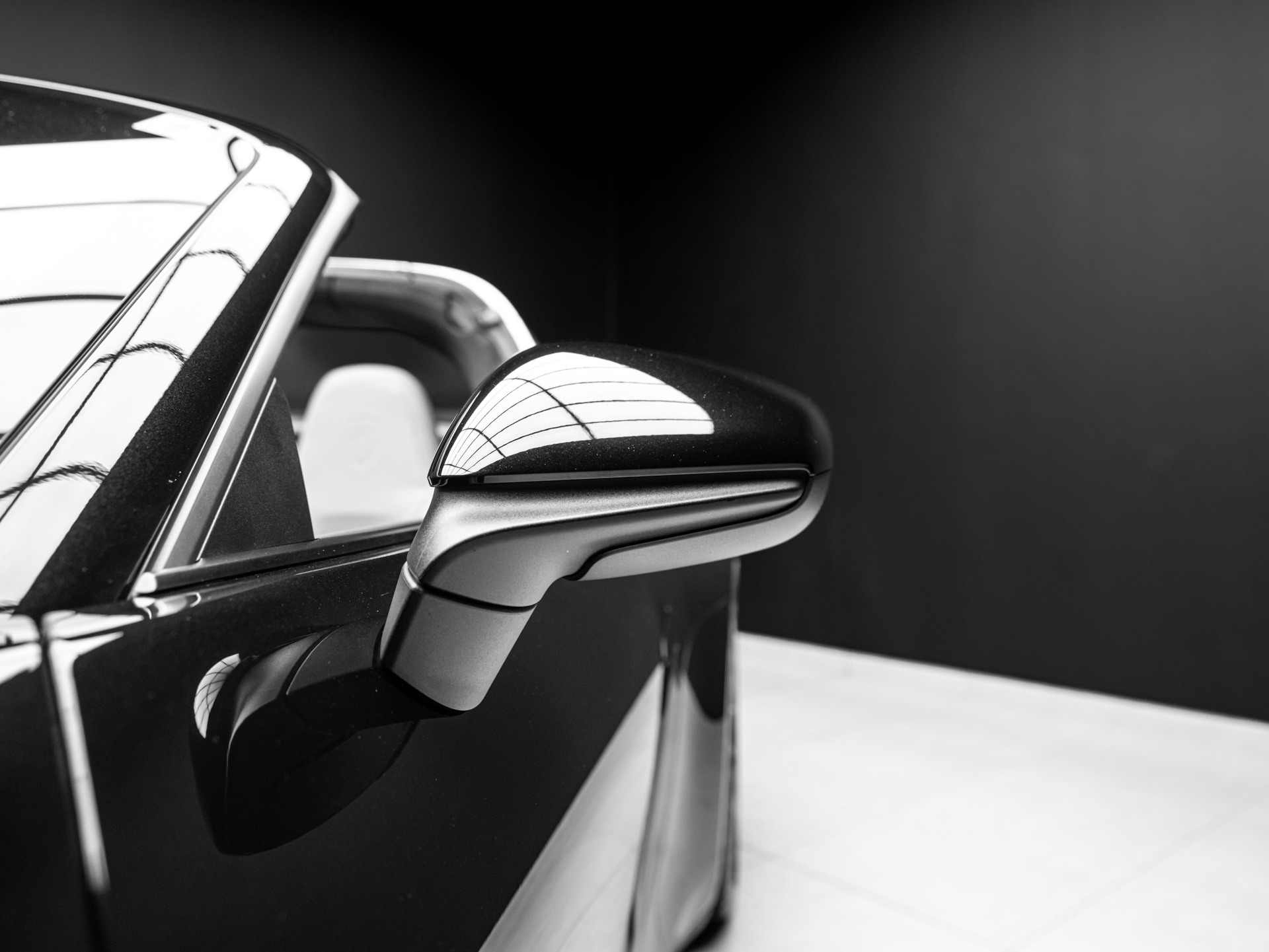 black porsche 911 targa 4 7