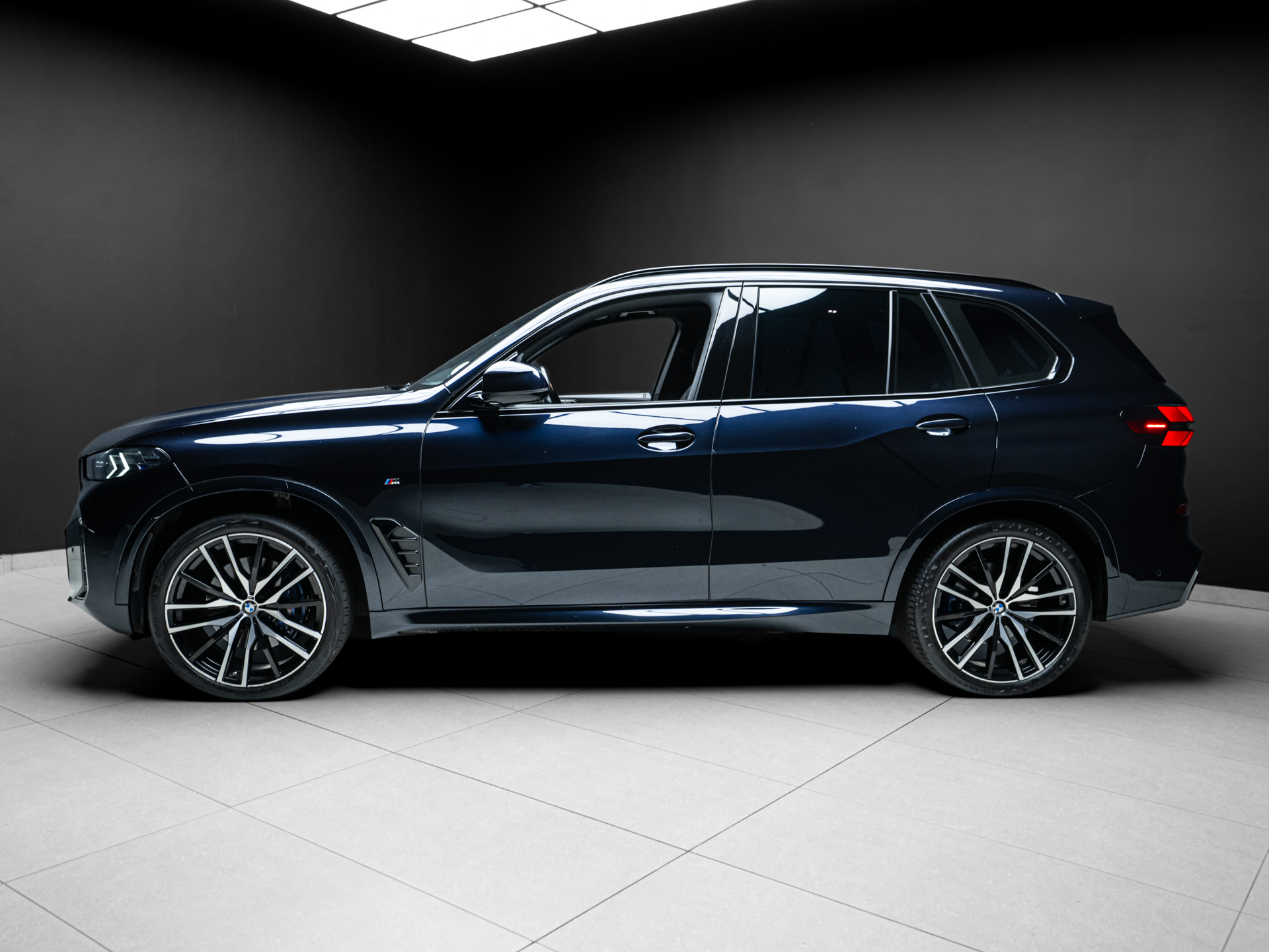 blue bmw x5 2