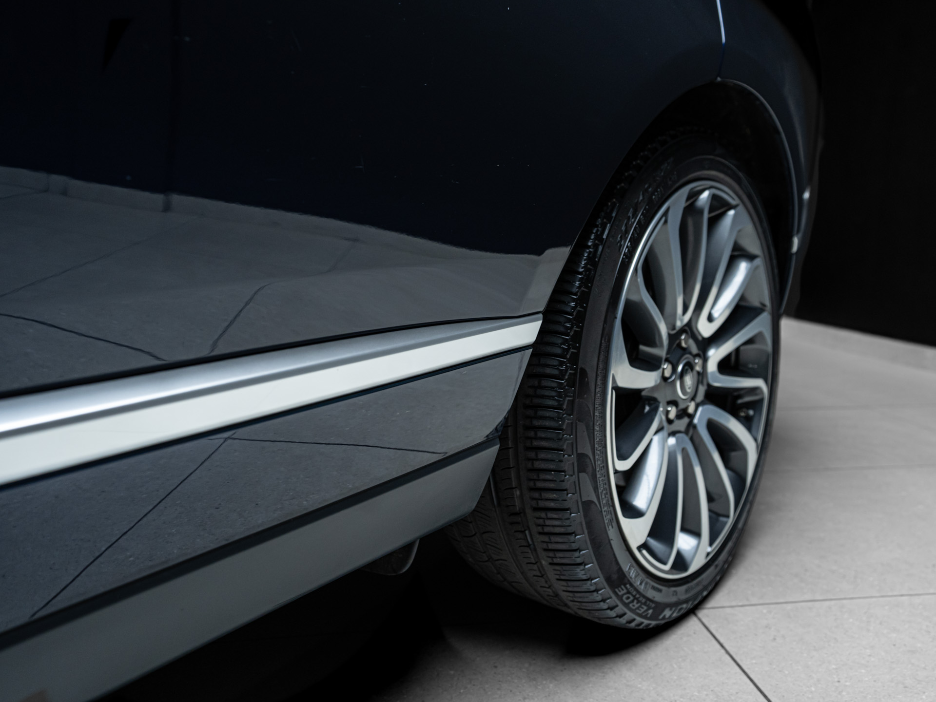 blue range rover autobiography 5
