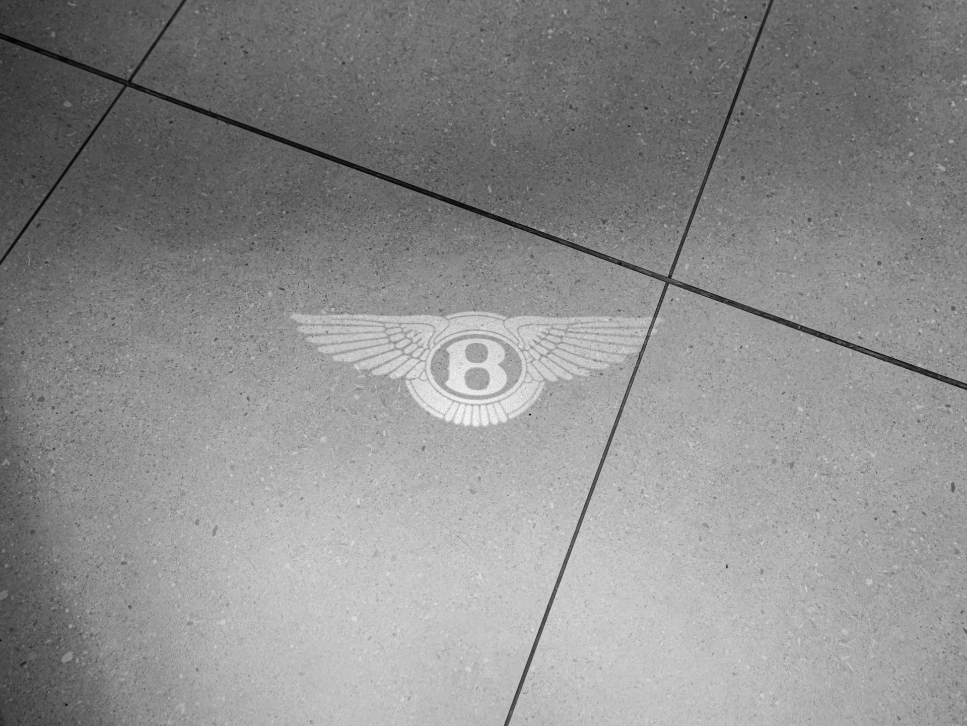 breeze blue bentley bentayga s 17