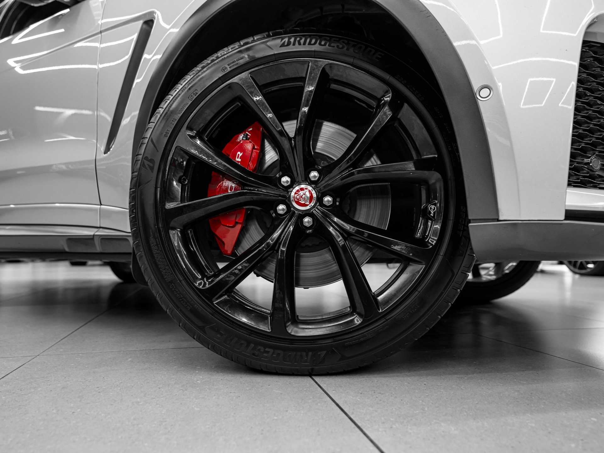 grey jaguar f pace svr 2