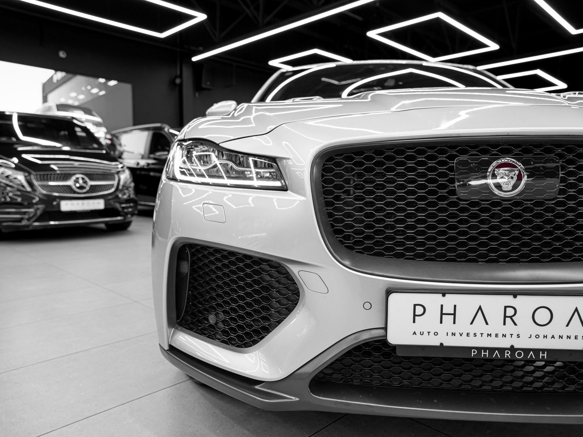 grey jaguar f pace svr 4