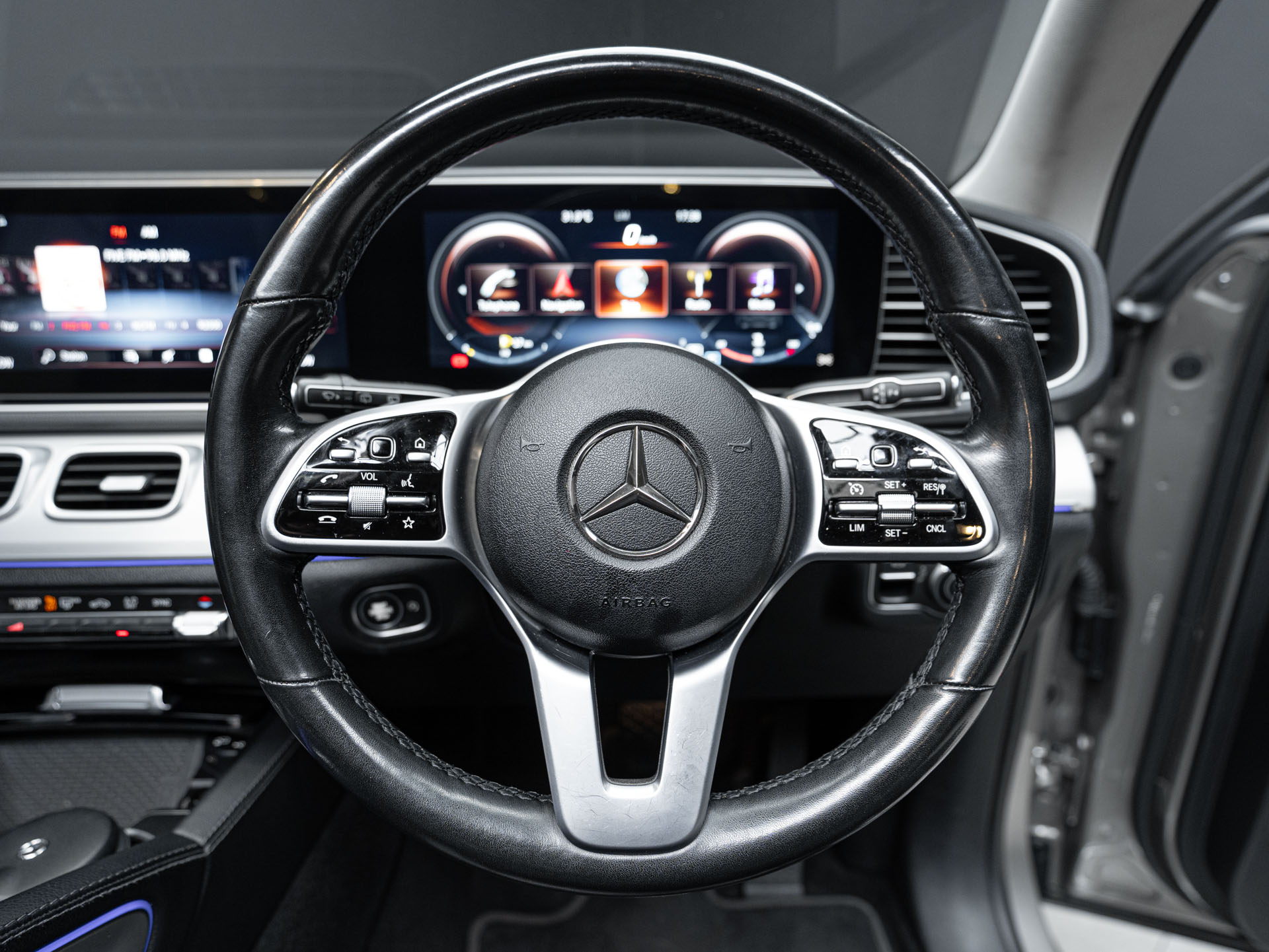 grey mercedes gle300d 21