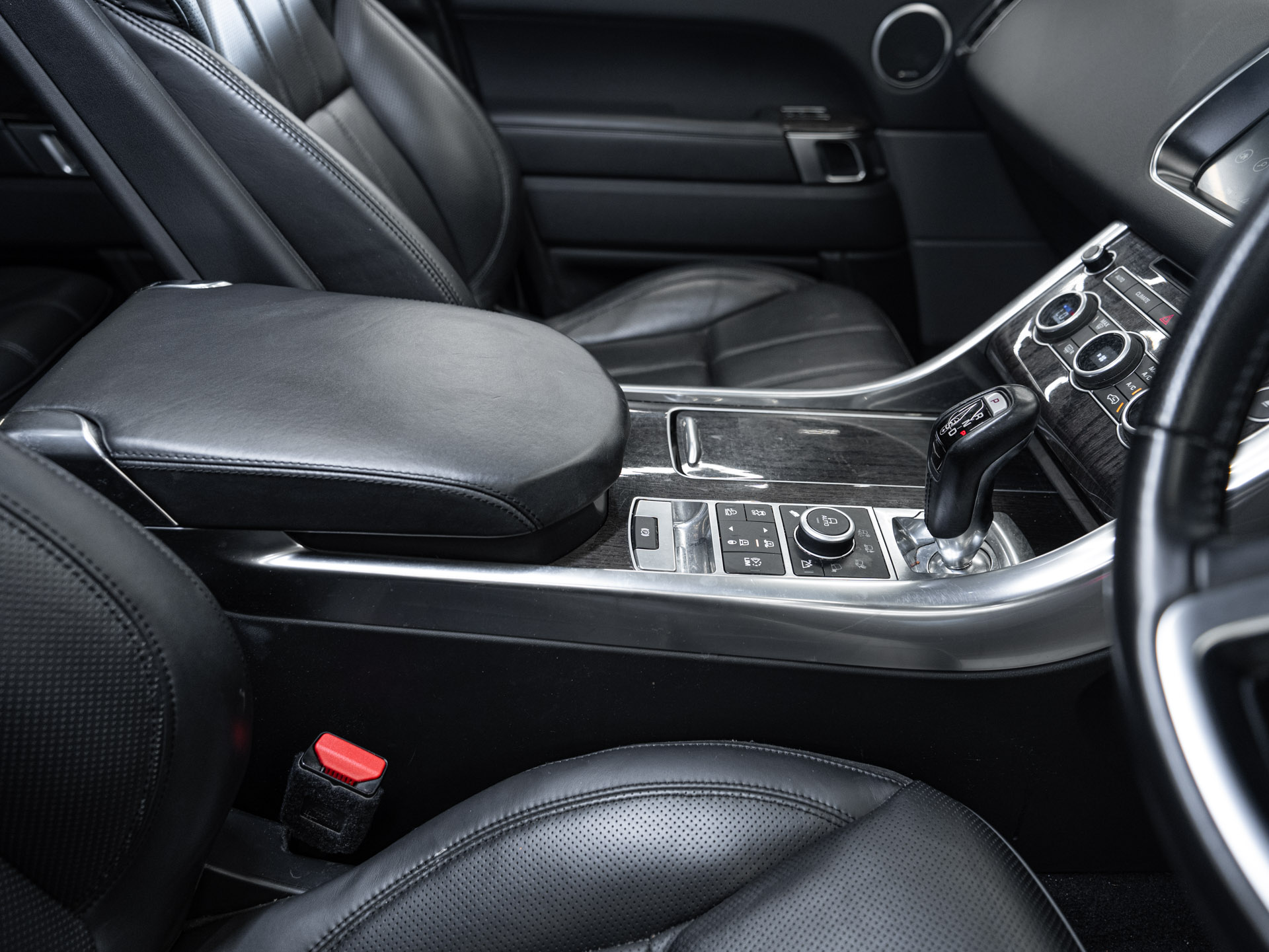 grey range rover sport sdv8 hse 18