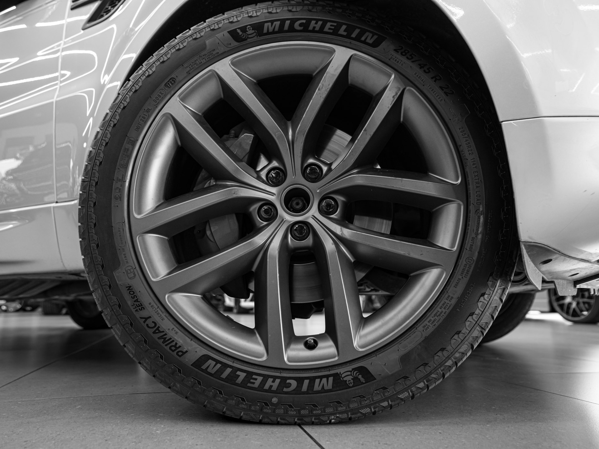 grey range rover sport sdv8 hse 3