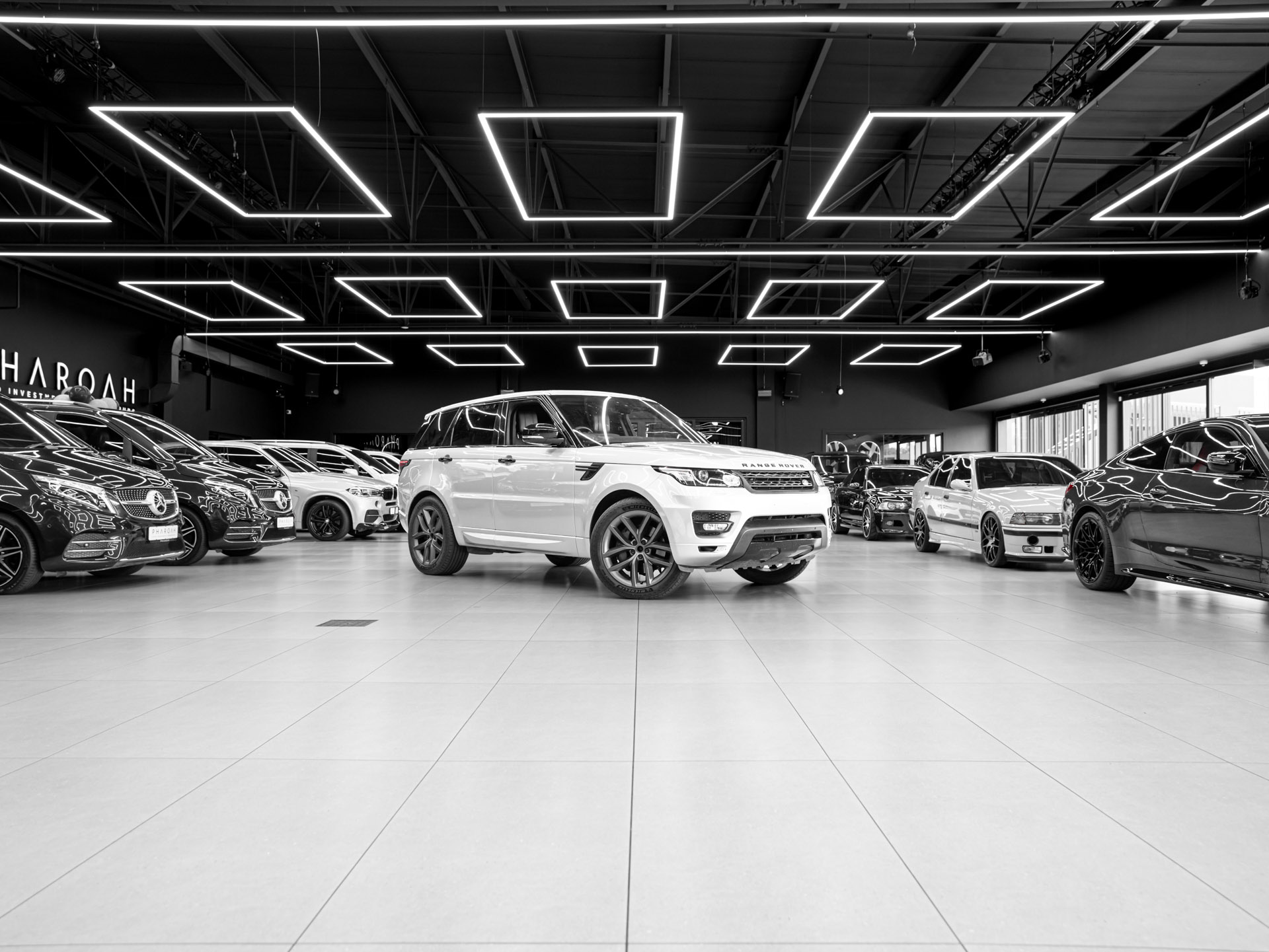 grey range rover sport sdv8 hse