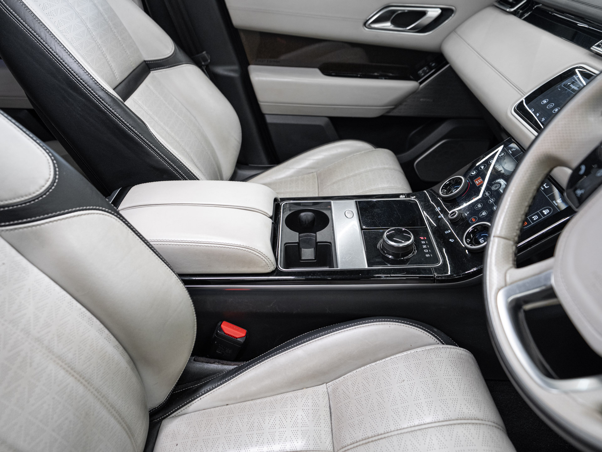 grey range rover velar 16