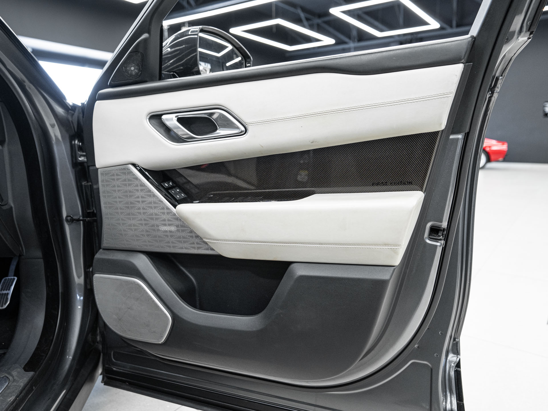 grey range rover velar 17