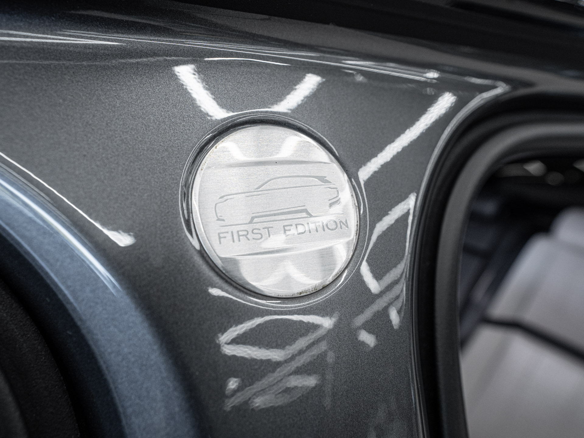 grey range rover velar 28
