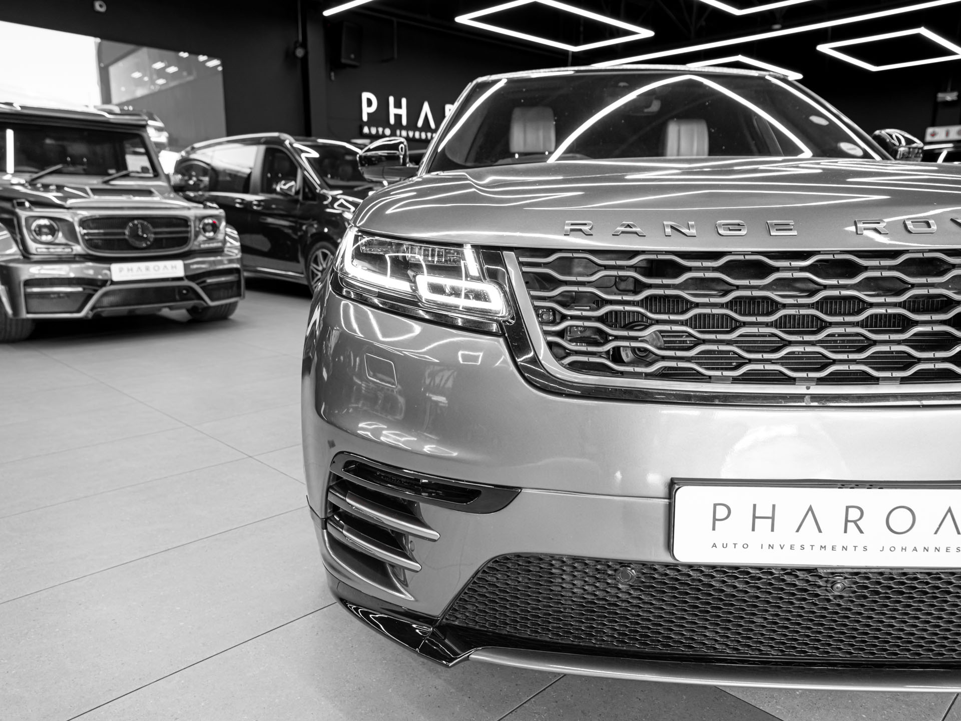 grey range rover velar 3