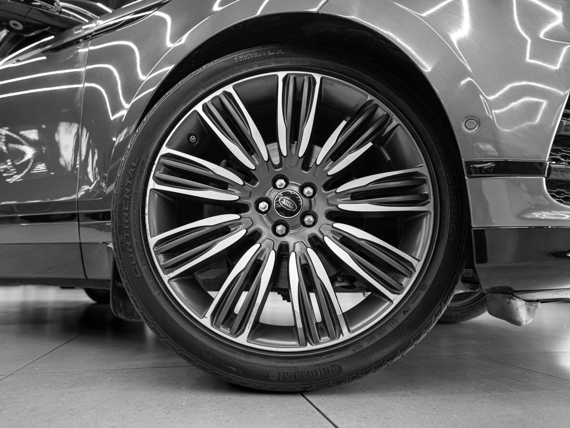 grey range rover velar 5