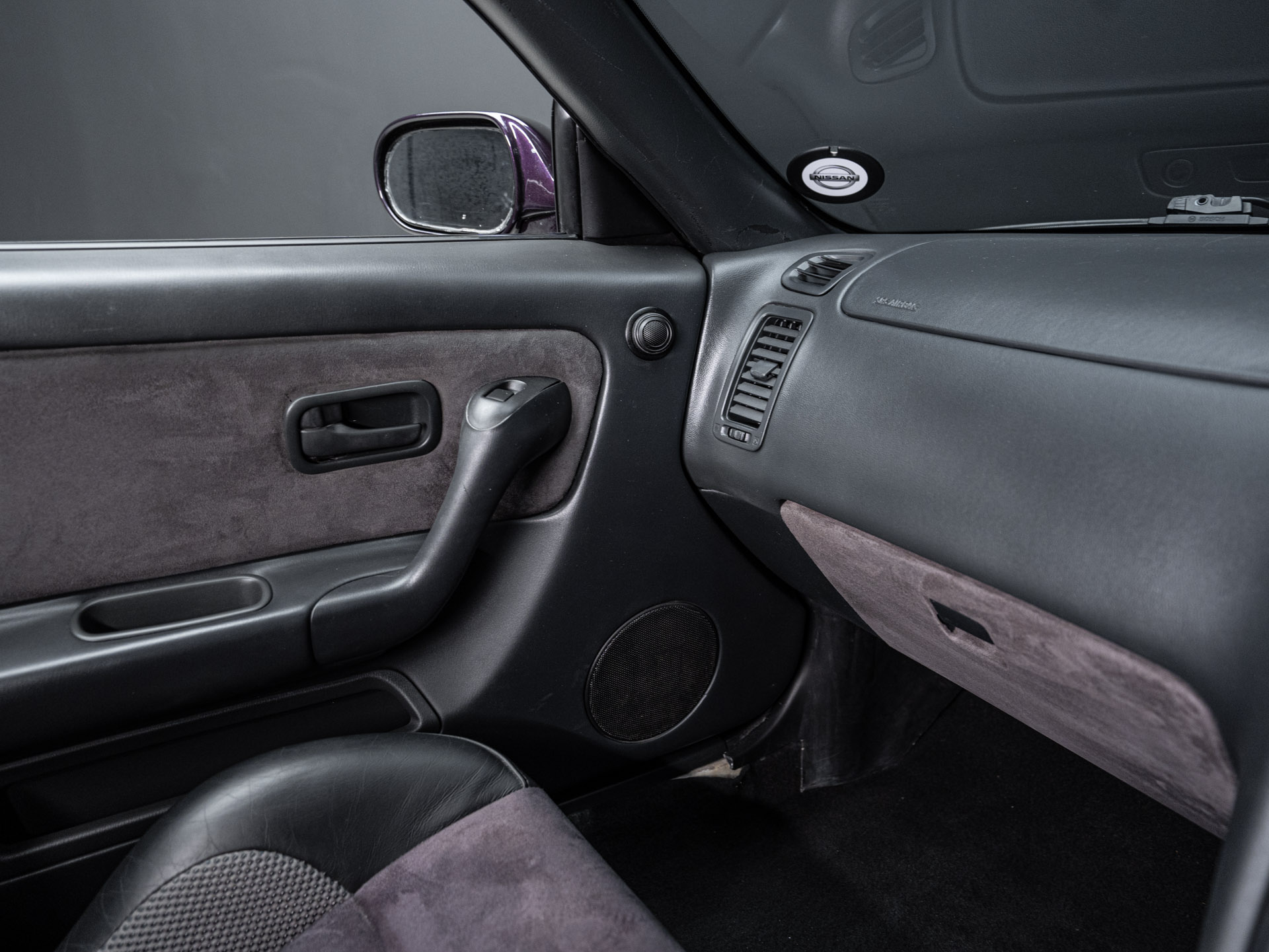 purple nissan skyline 25