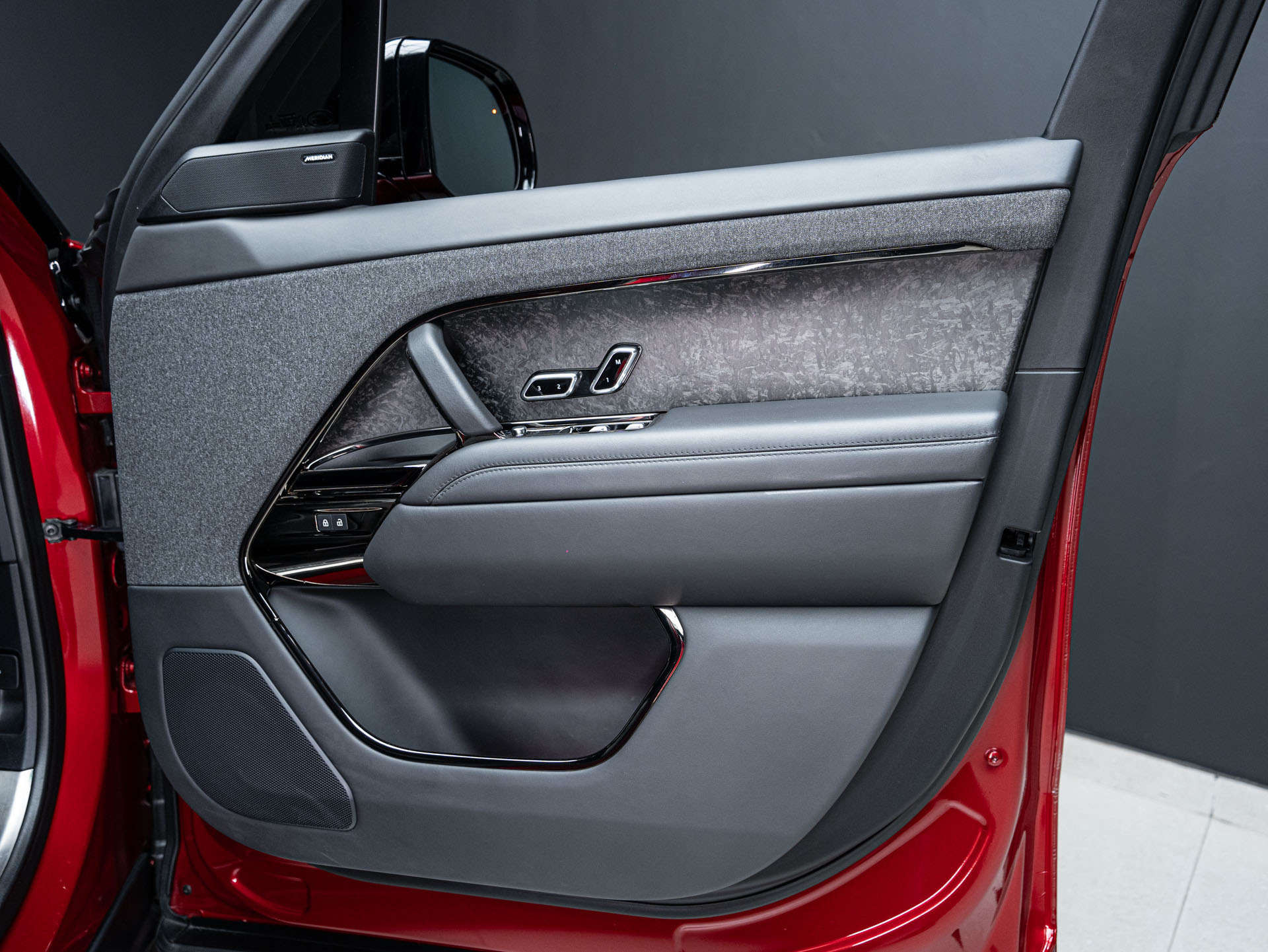 red range rover sport autobiography 18
