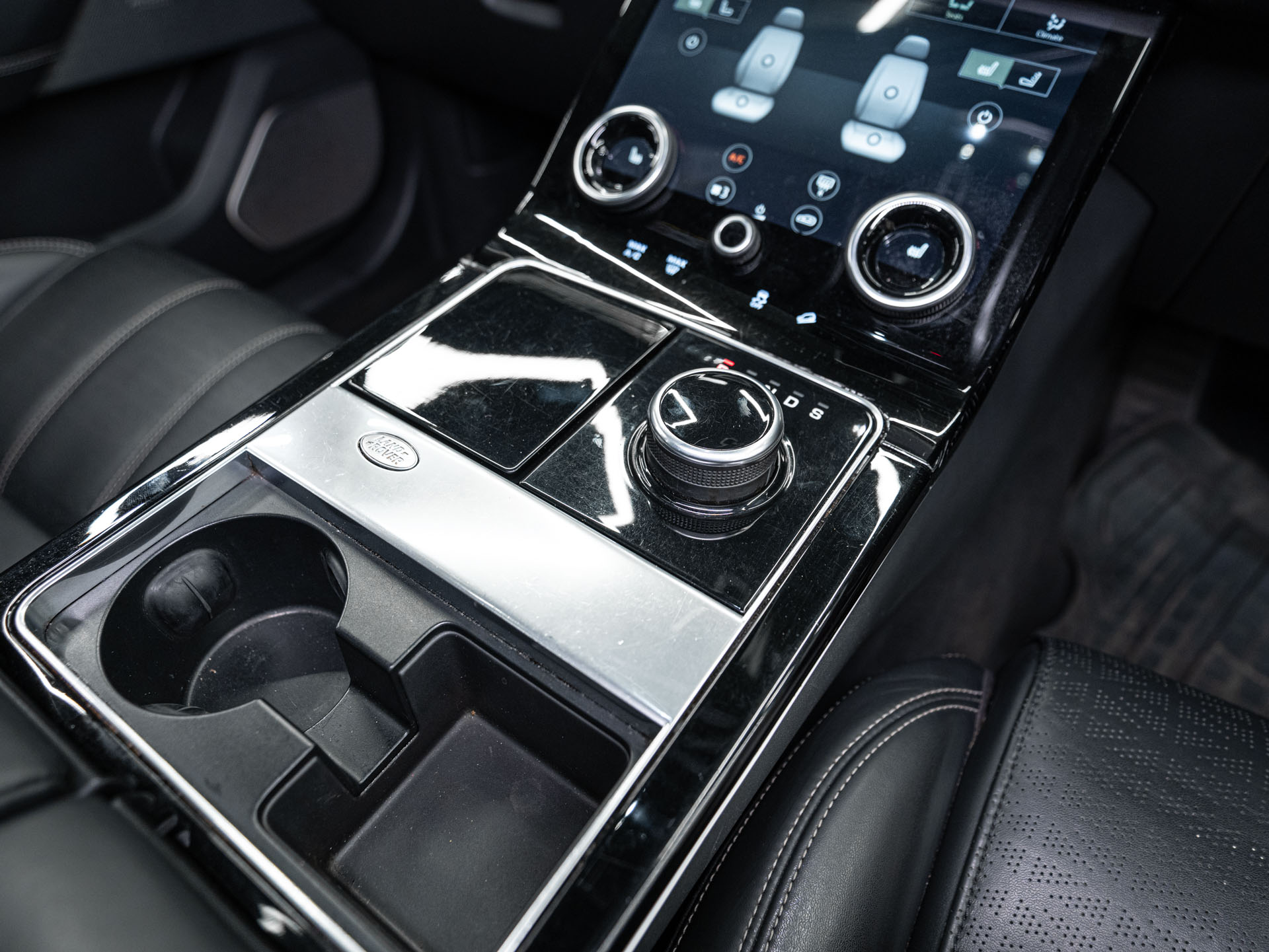 red range rover velar 22