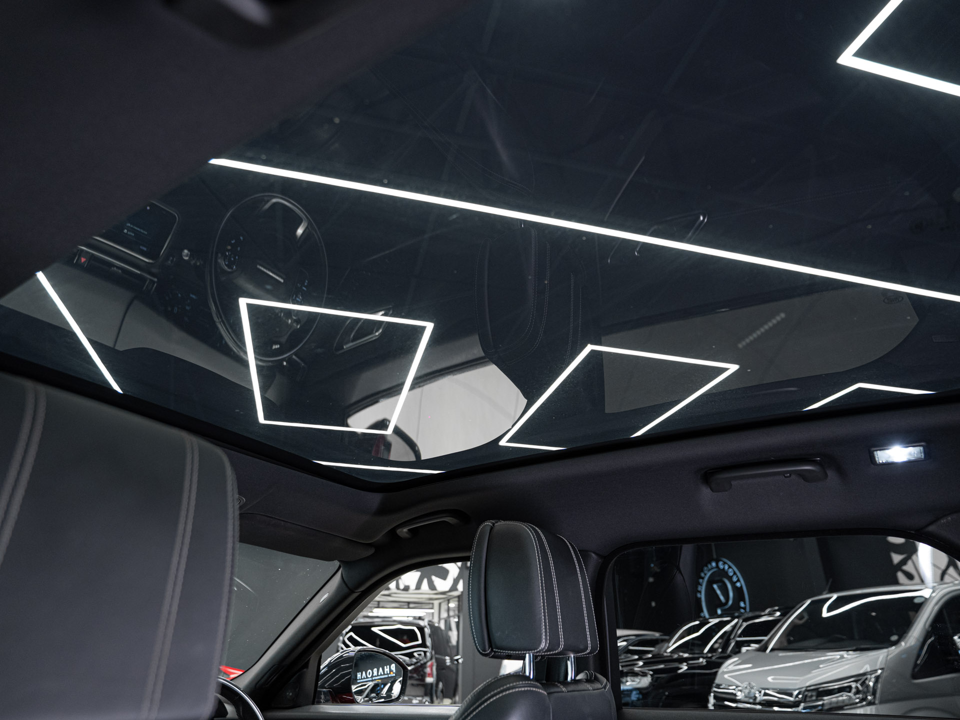 red range rover velar 29