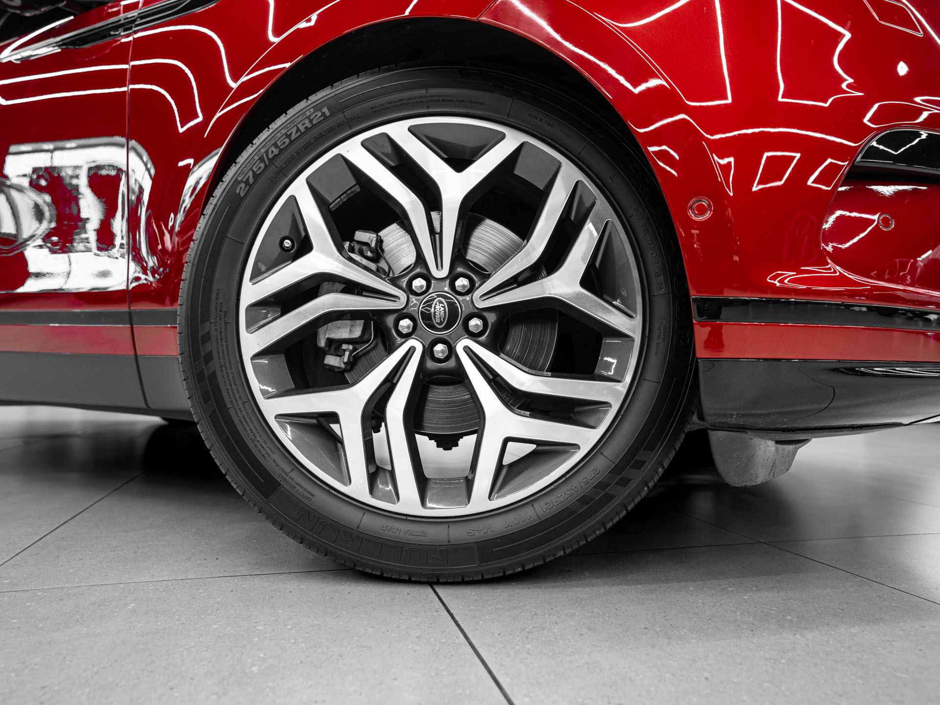 red range rover velar 3