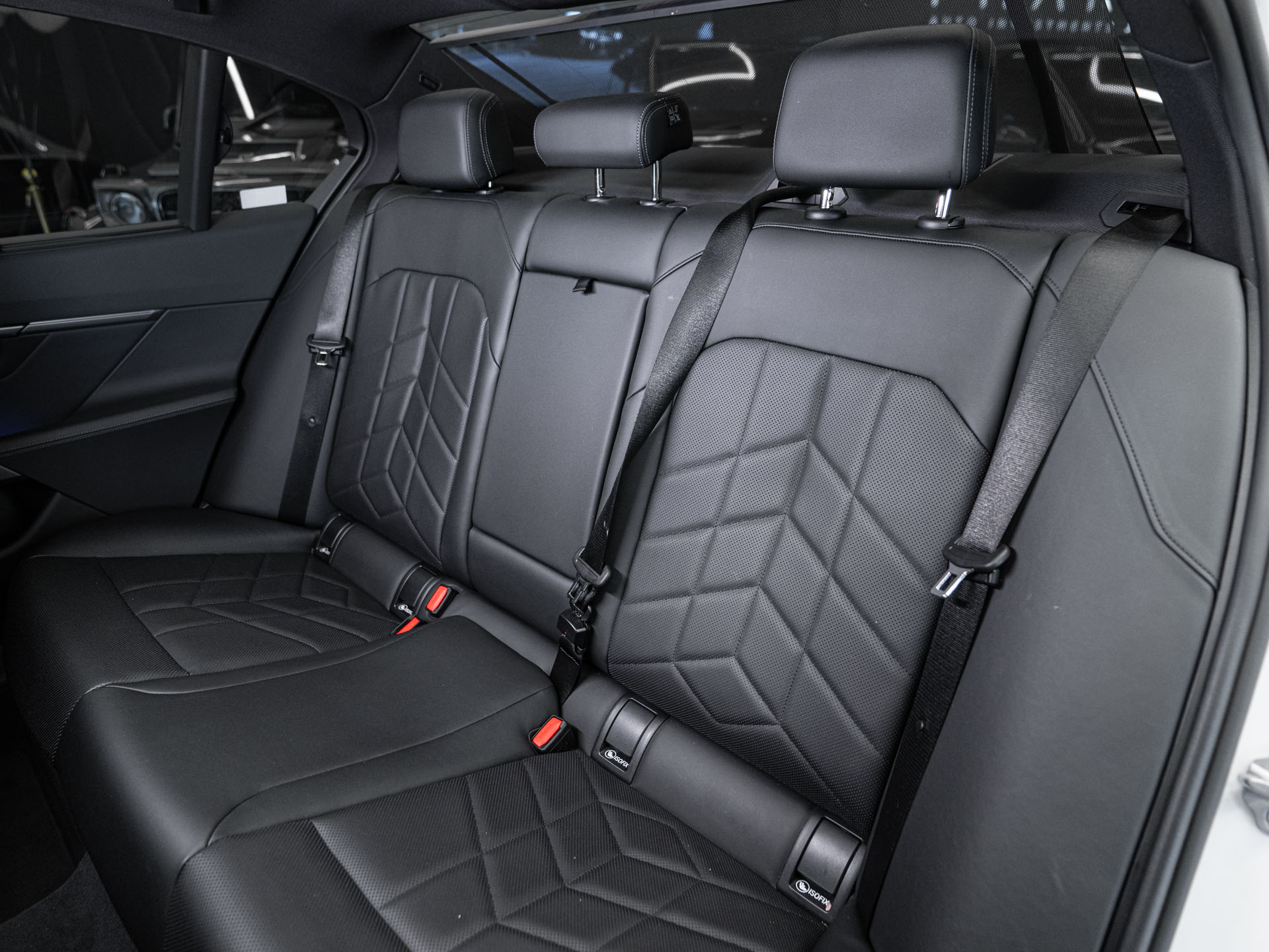 white bmw 520d 27