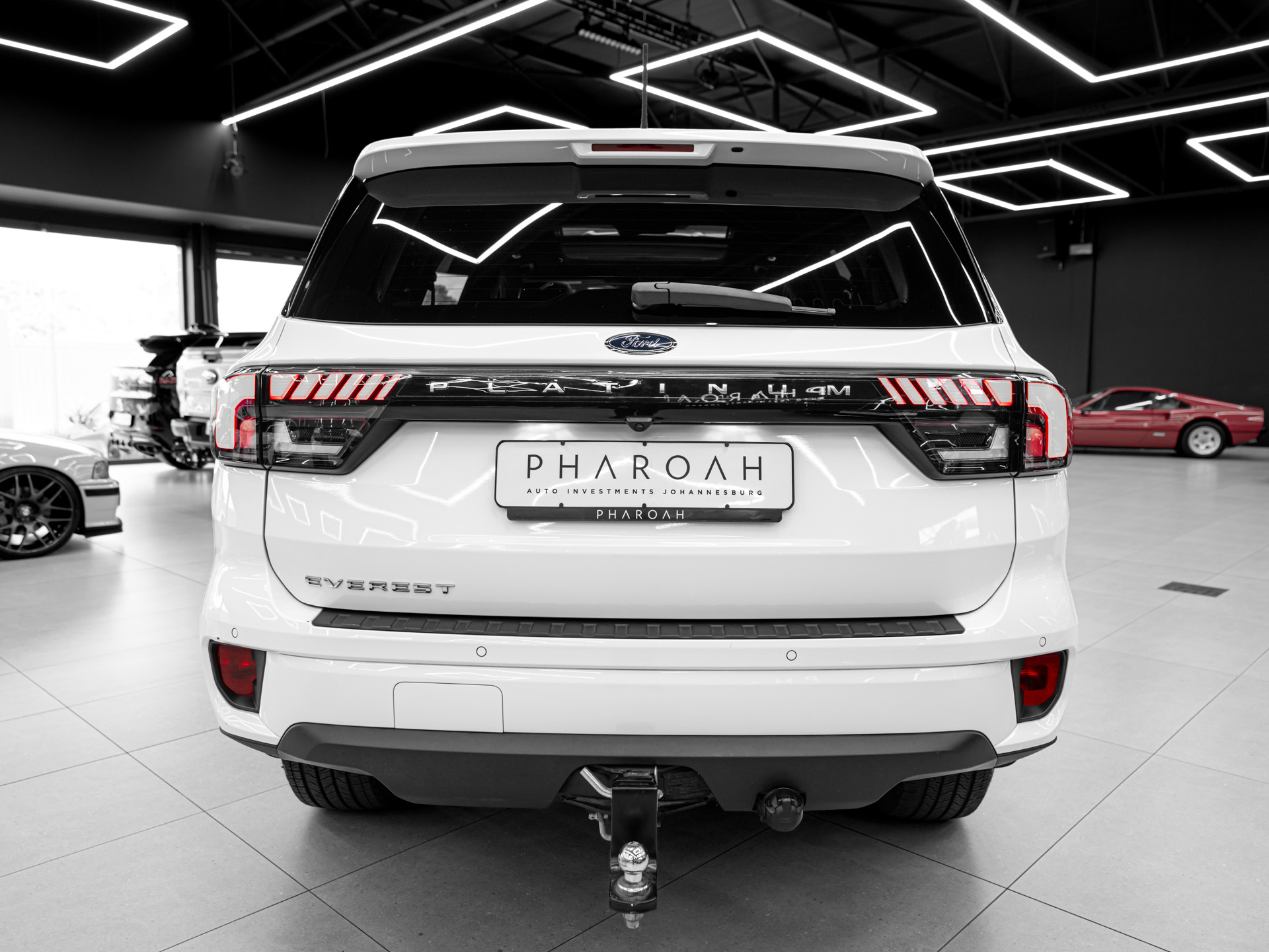 white ford everest platinum 10