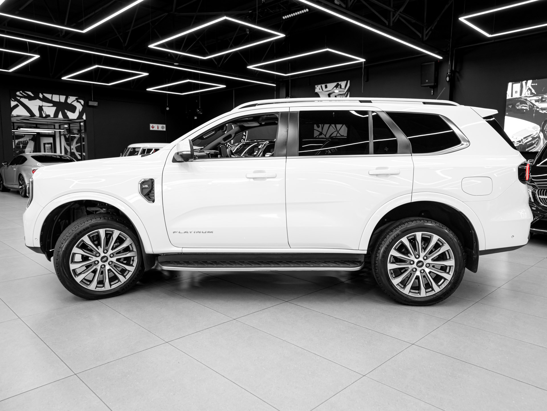 white ford everest platinum 14