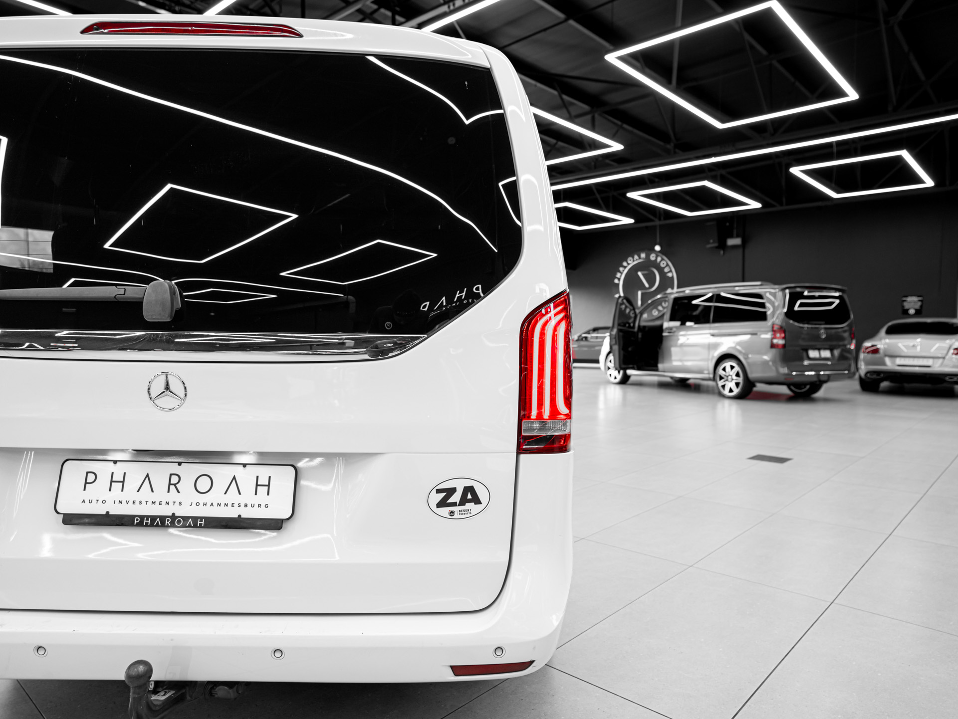 white mercedes benz v250d 13