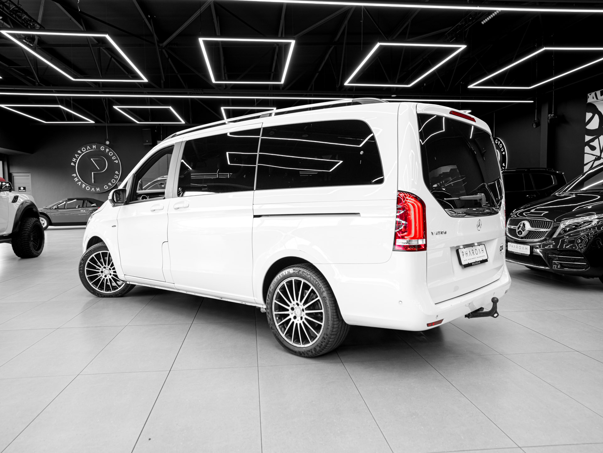 white mercedes benz v250d 14