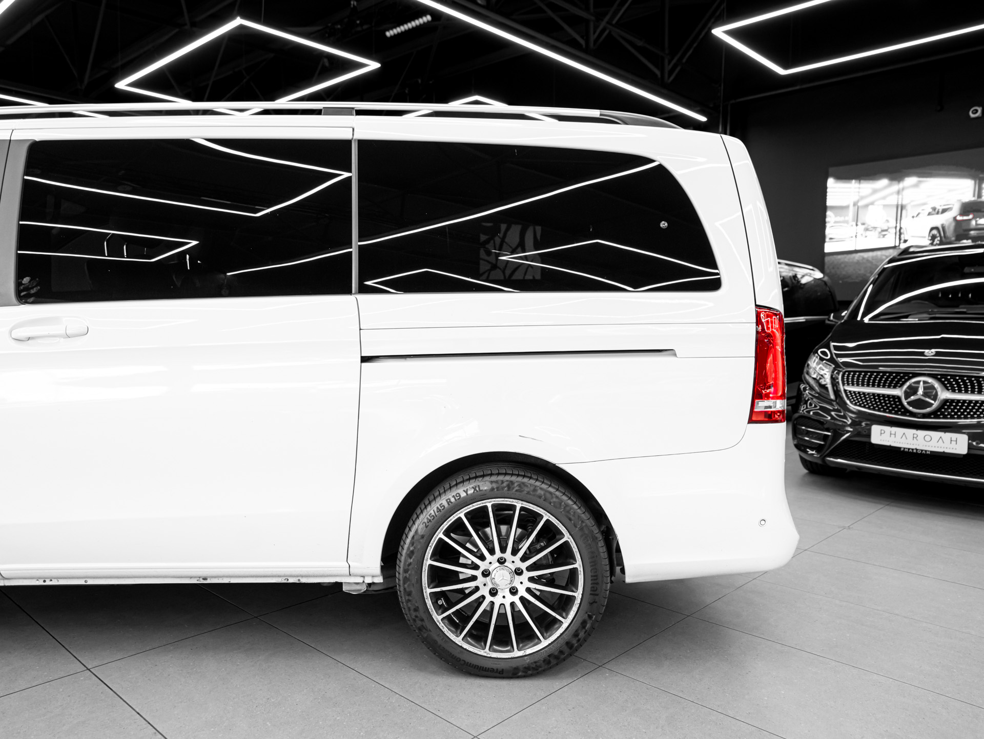 white mercedes benz v250d 17