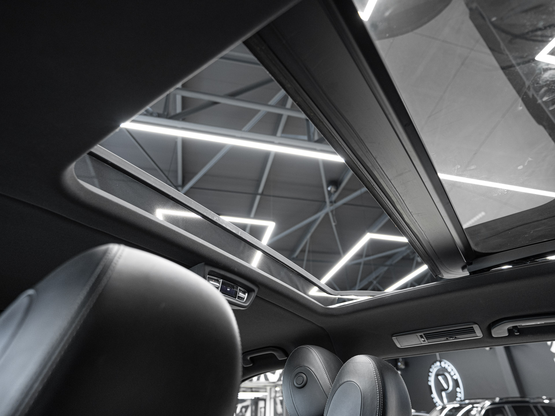 white mercedes benz v250d 29