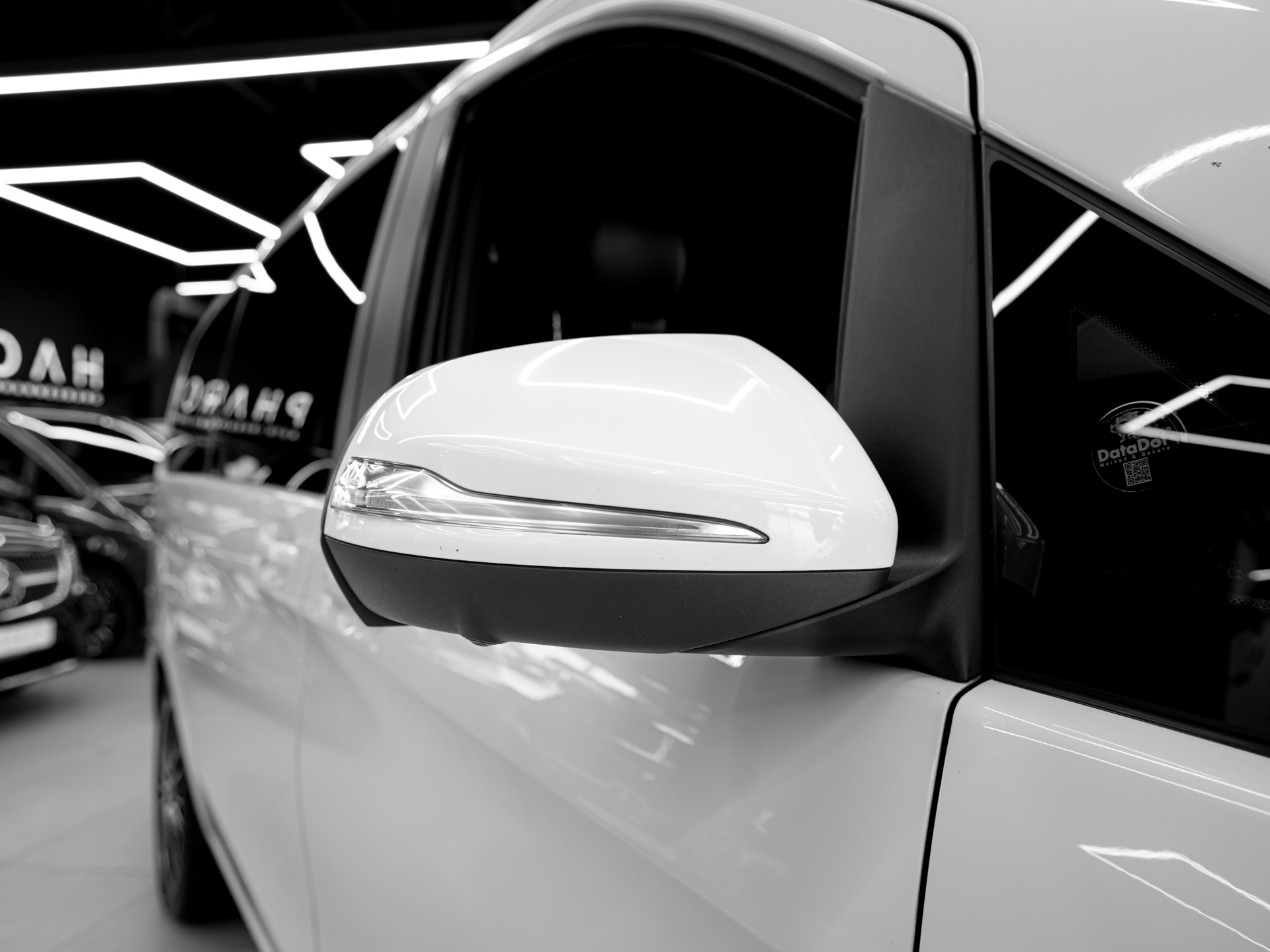 white mercedes benz v250d 7