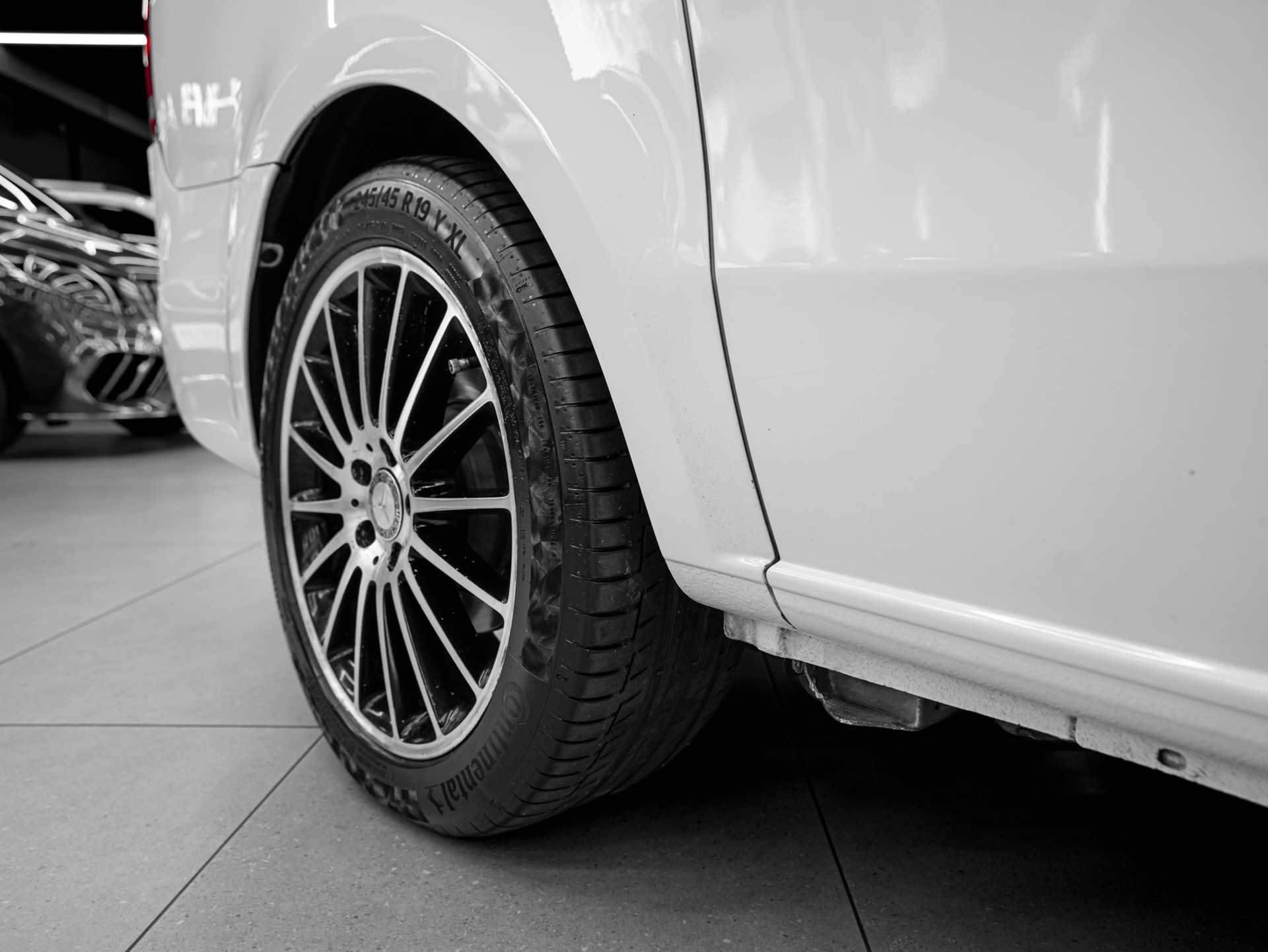 white mercedes benz v250d 8