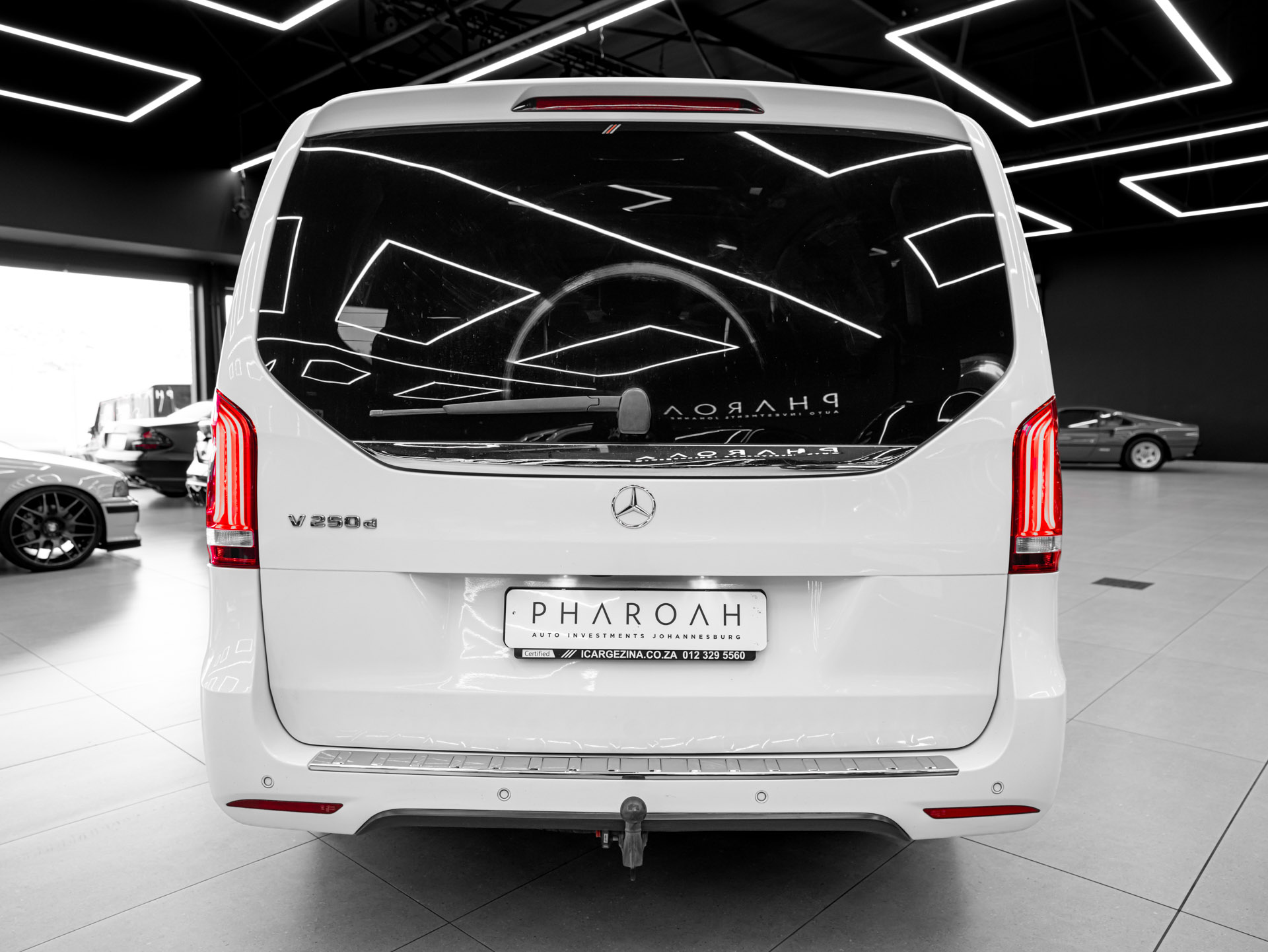 white mercedes v250d avantgarde 10